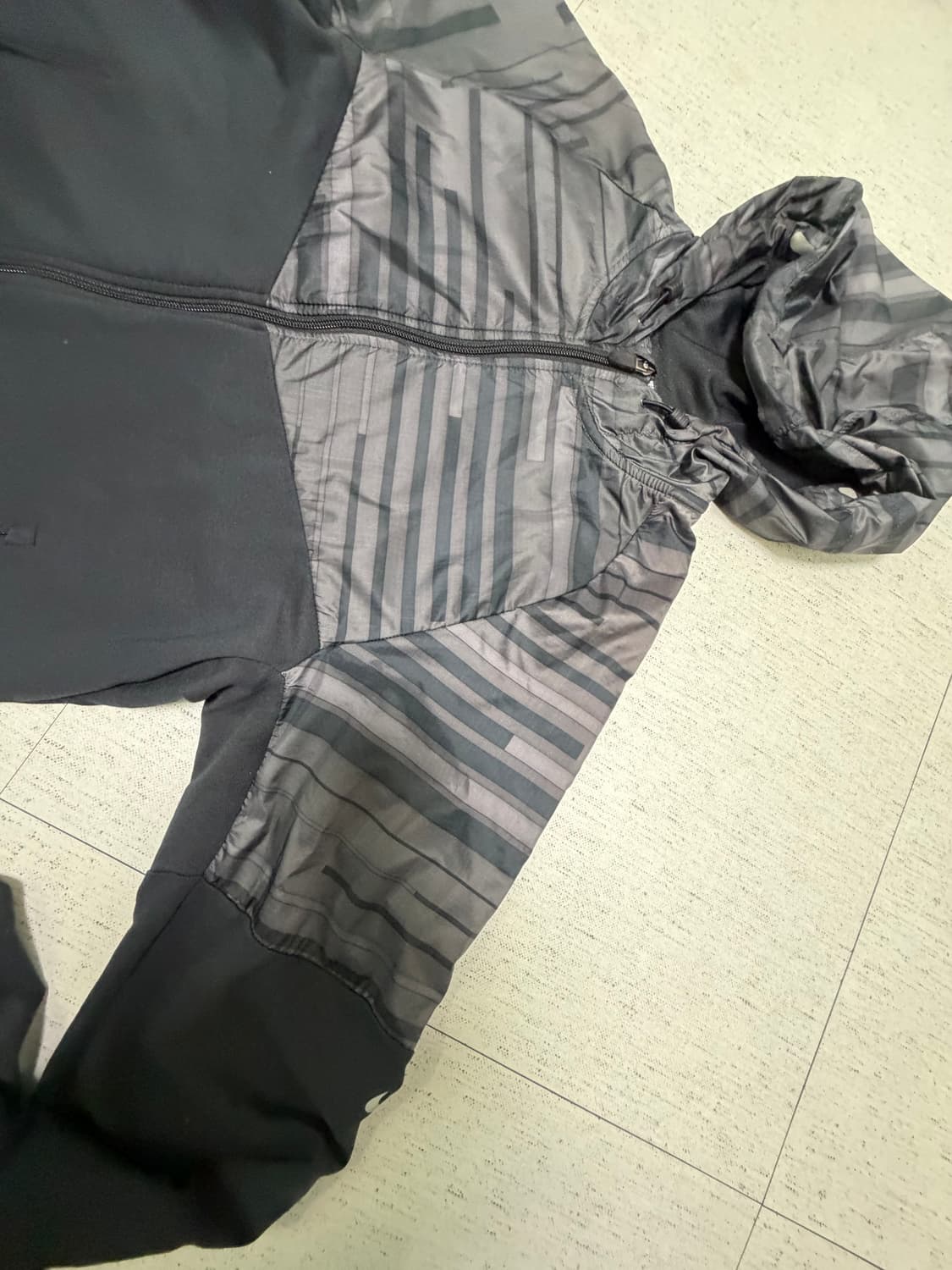 나이키 배색 바람막이 집업 상품이미지2