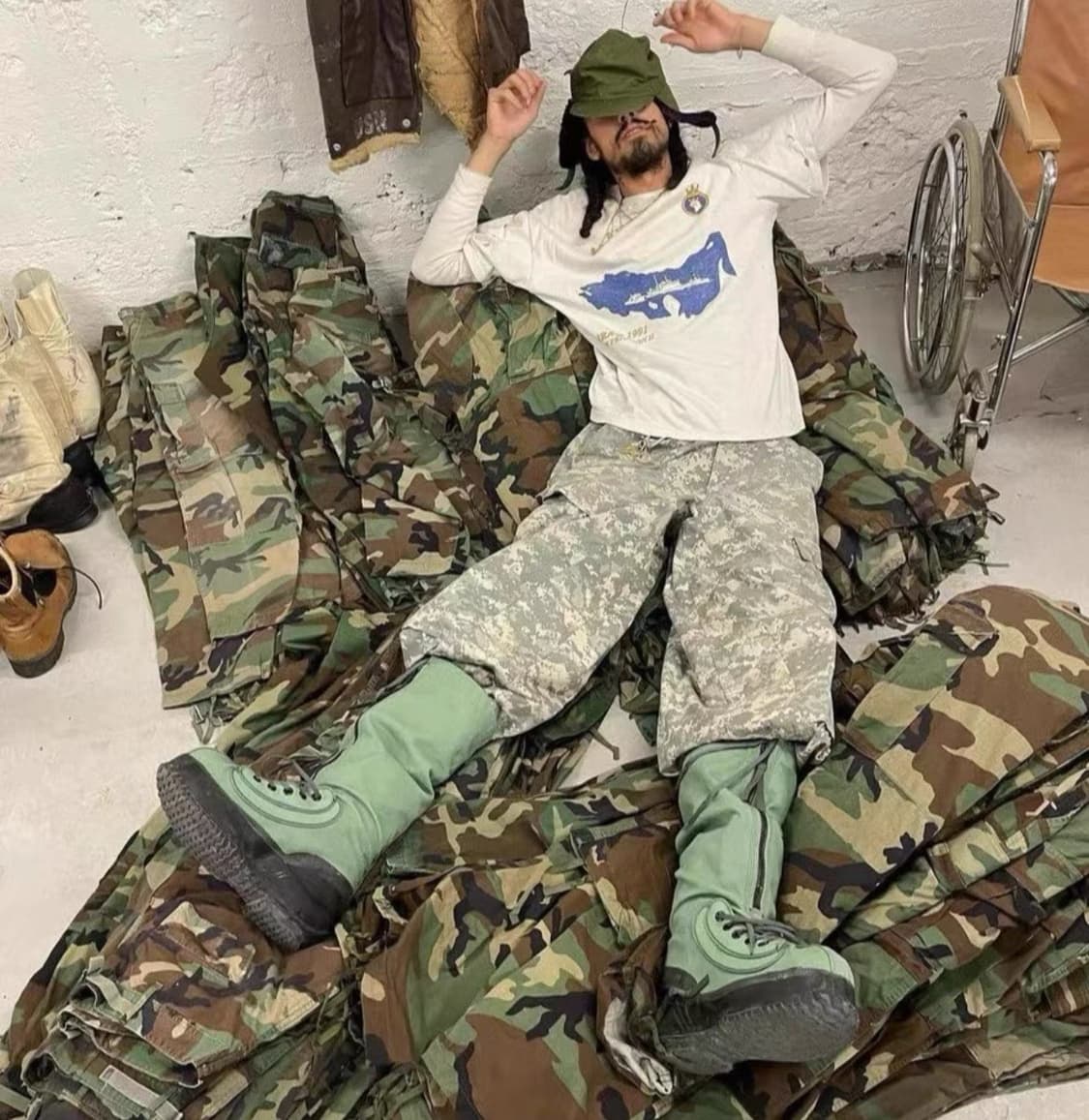 조슈아자말이 신은 밀리터리 설상화 롱 부츠 블랙버전 상품이미지1