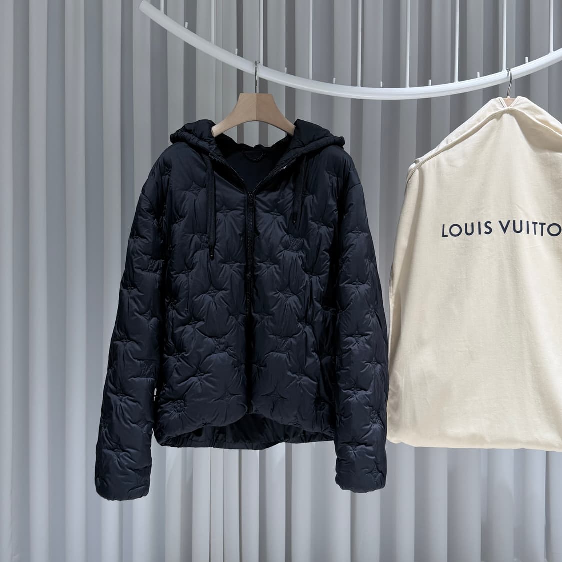 (S+/52) / 루이비통 모노그램 패디드 후디드 블루종 상품이미지1