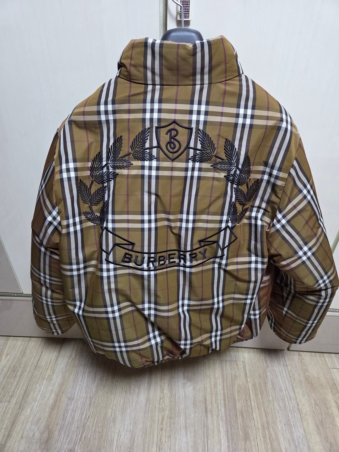 버버리 체크 나일론 퍼퍼 자켓 패딩 다크 버치 브라운 M 상품이미지2