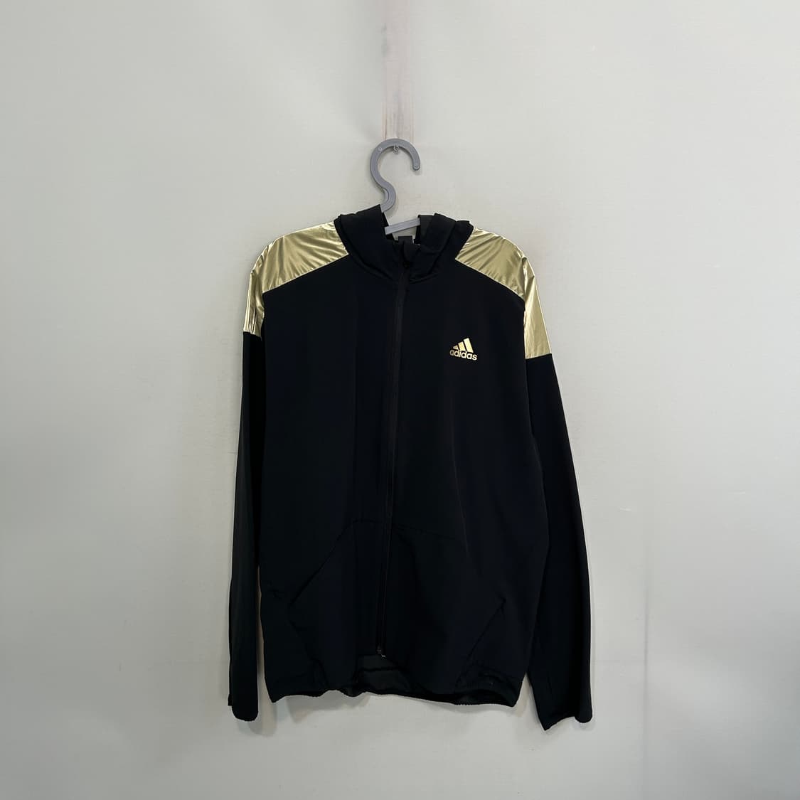 아디다스 여성 바람막이 160 골드포인트 상품이미지1