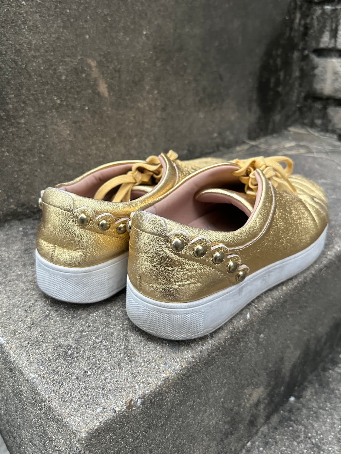 Fitflop stud point gold sneakers  상품이미지1