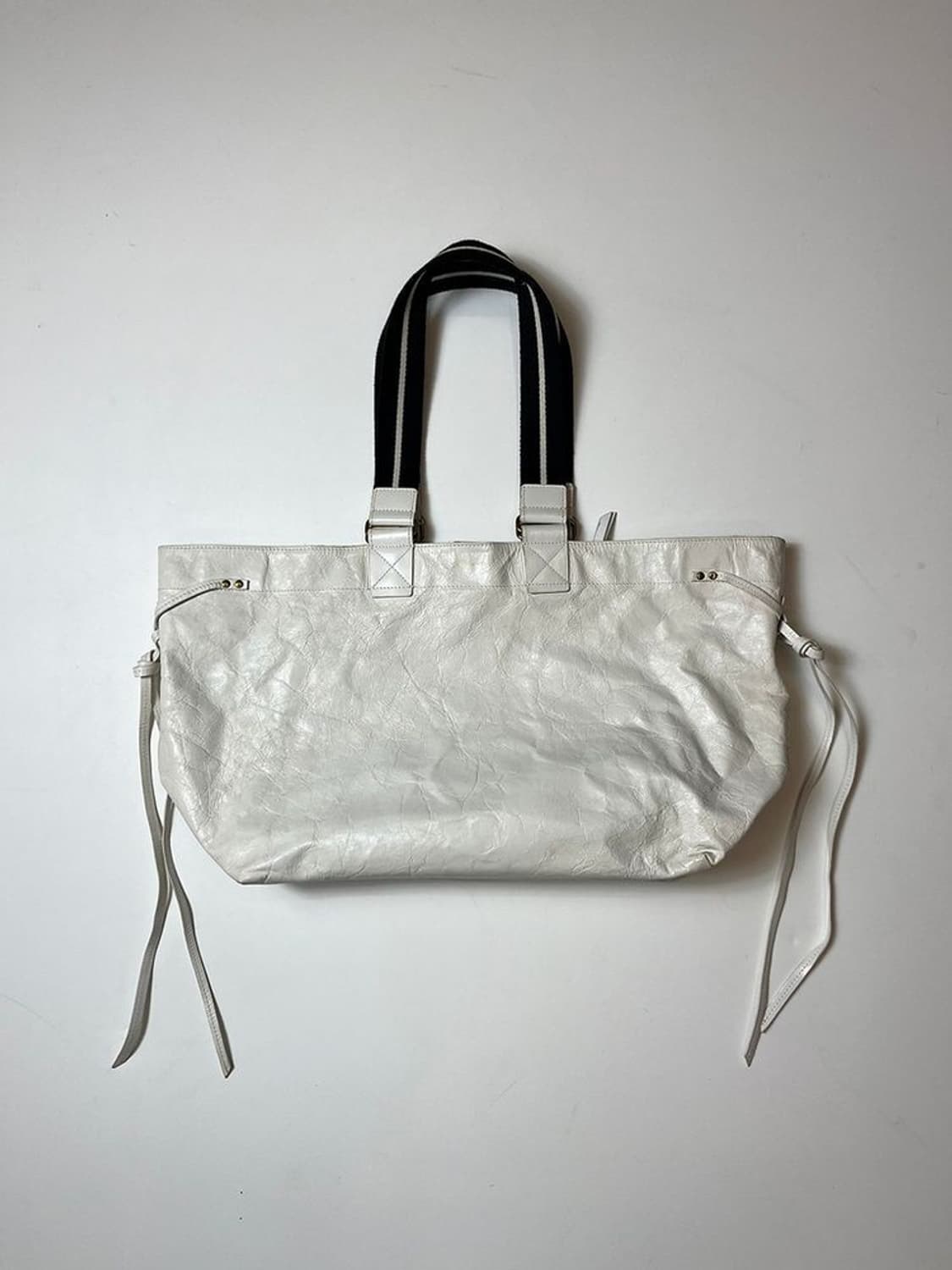 이자벨마랑 20ss 화이트 크링클 쇼퍼백 Q1416 상품이미지1