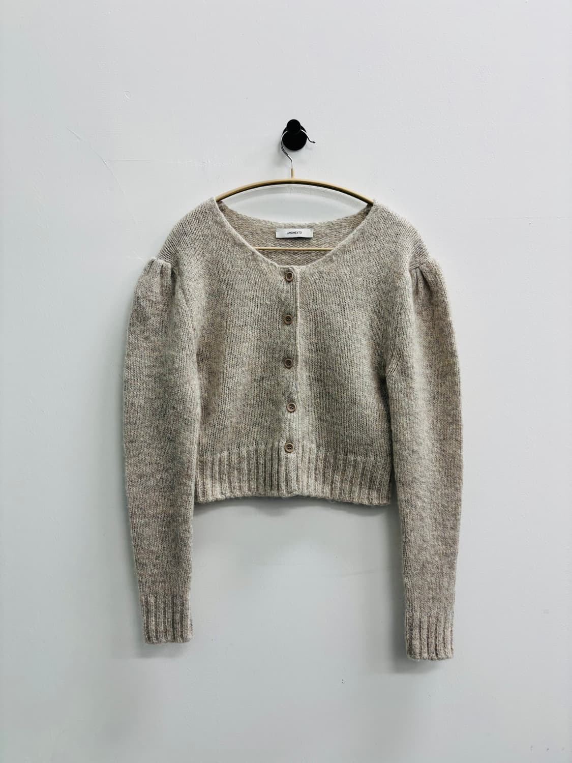 AMOMENTO(아모멘토) 셔링 퍼프 크롭 가디건 상품이미지2