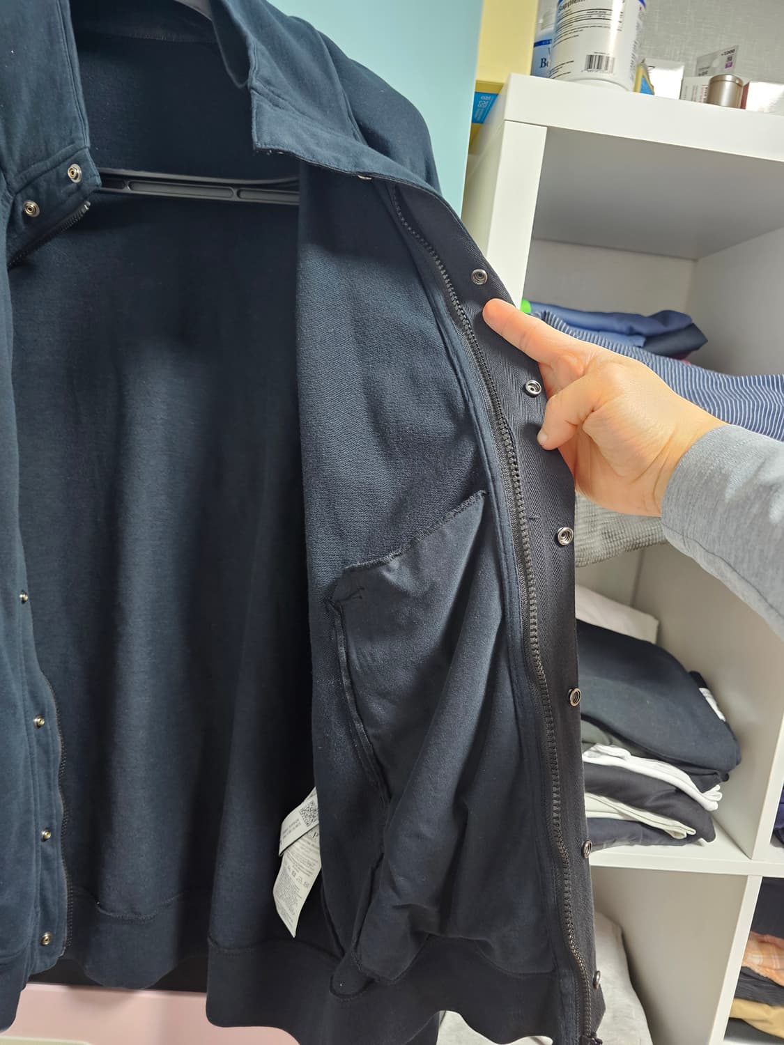 씨피 CP컴퍼니 블랙 집업 자켓 XL 팔아요 정품 상품이미지7