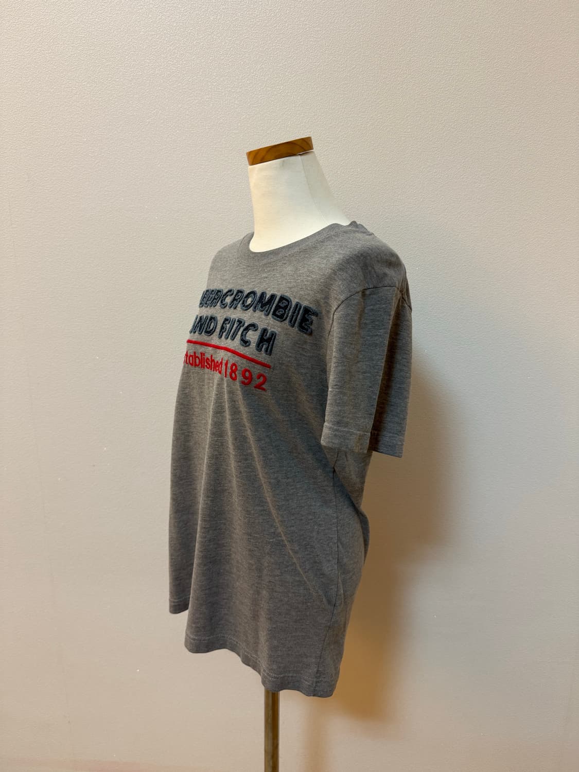 아베크롬비 회색 반팔티 상품이미지2
