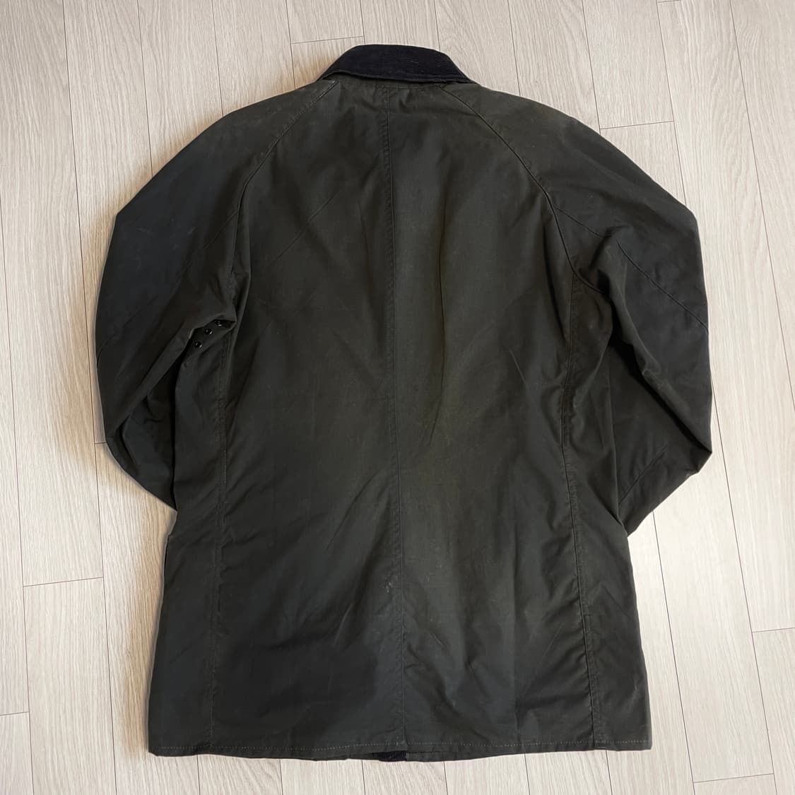 (급처/5회 실착) 바버 브리스톨 올리브 색상 M사이즈 상품이미지2