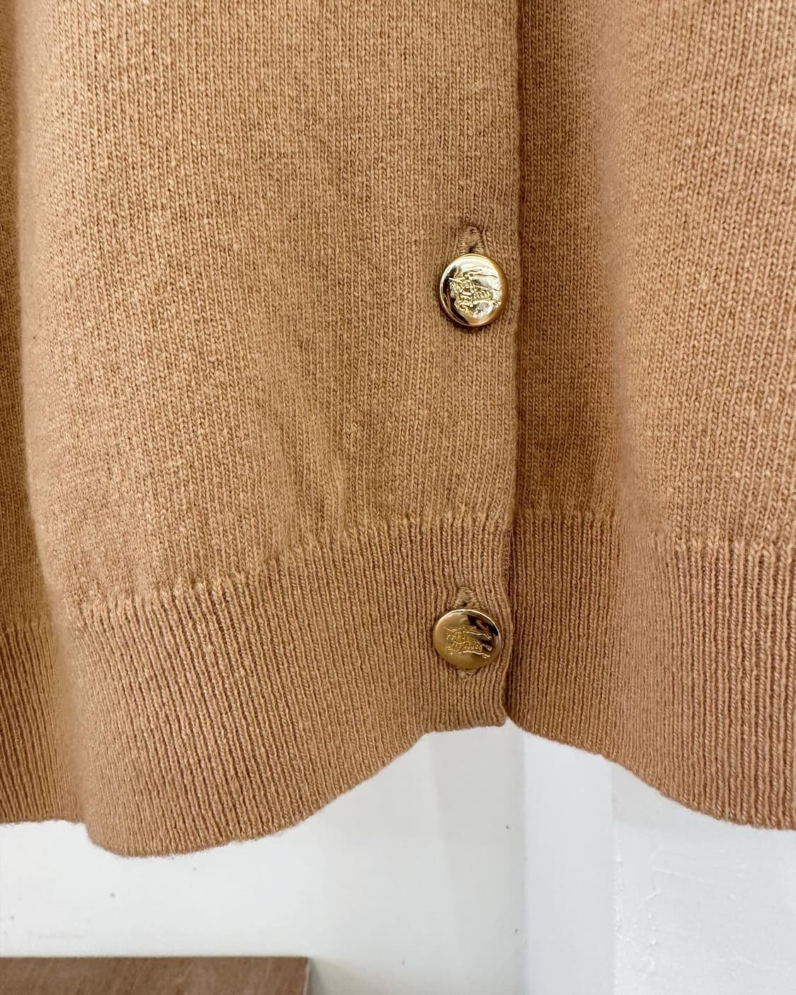 버버리 베이지 금장 울 가디건  상품이미지6