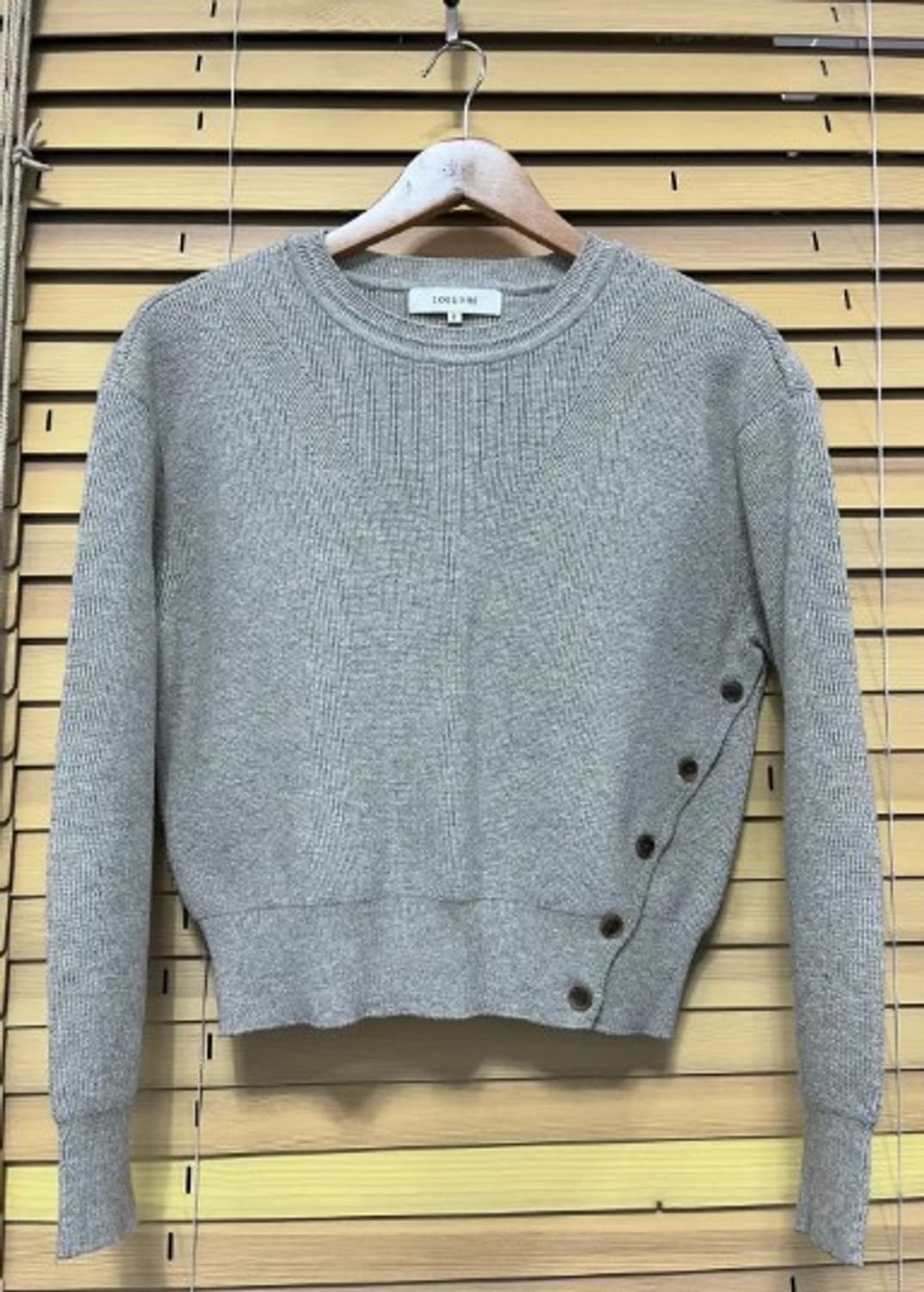 LOEUVRE LOEUVRE 루에브르 여성 그레이 단추니트 free 상품이미지2