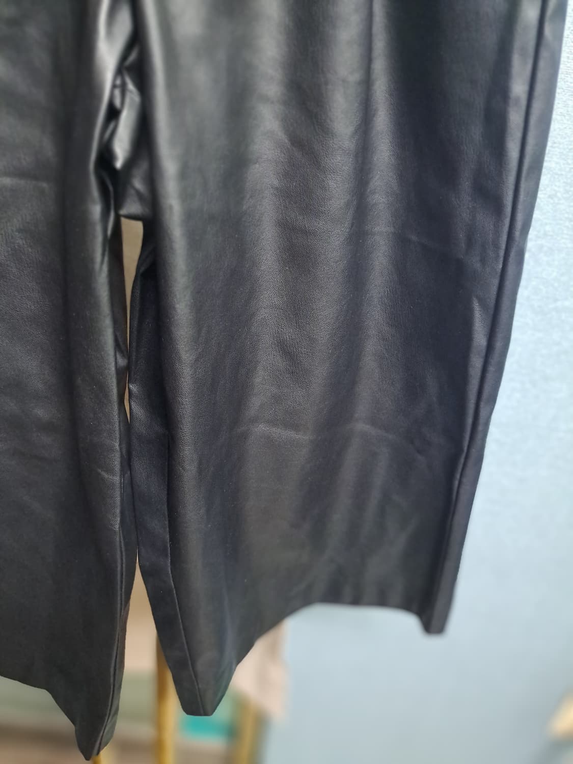 자라 원턱 인조가죽 와이드핏 팬츠 상품이미지3