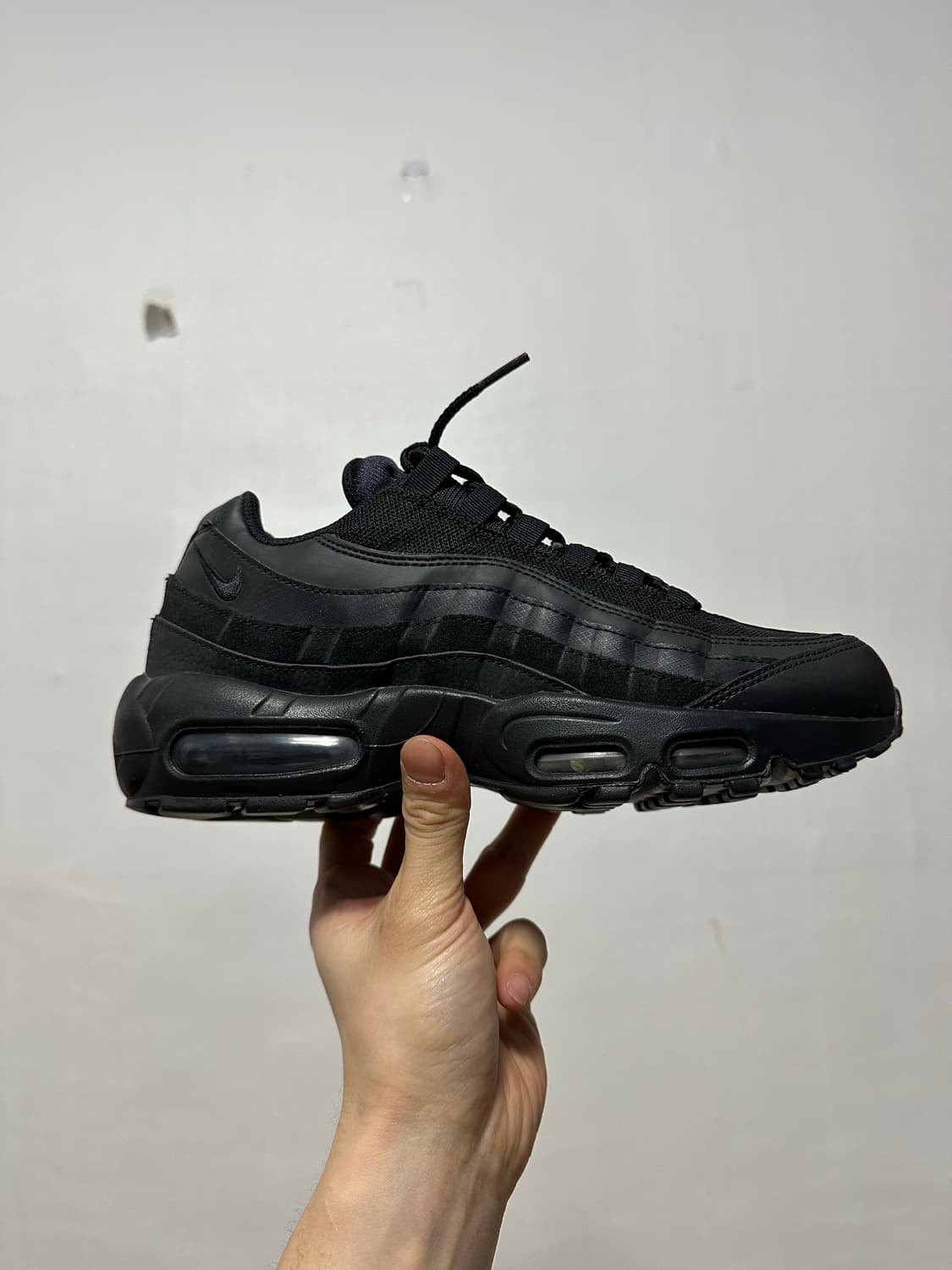 나이키 에어맥스95 에센셜 트리플 블랙 상품이미지5