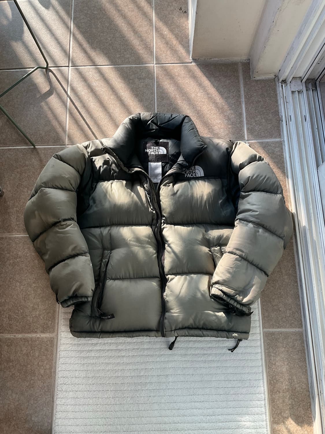 세상에 단 한 개 뿐인 노스페이스 눕시 700 희귀 색상 상품이미지2