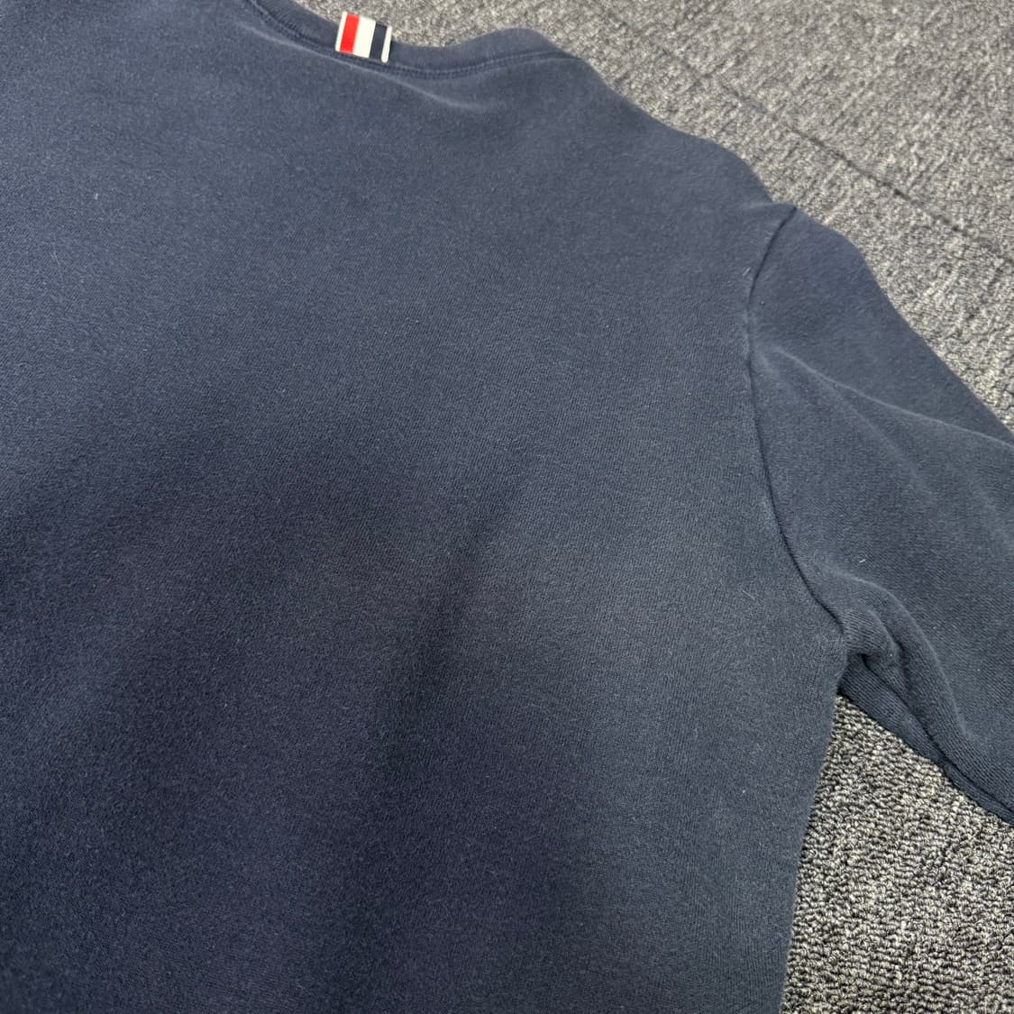 톰브라운 사선완장 맨투맨  상품이미지9