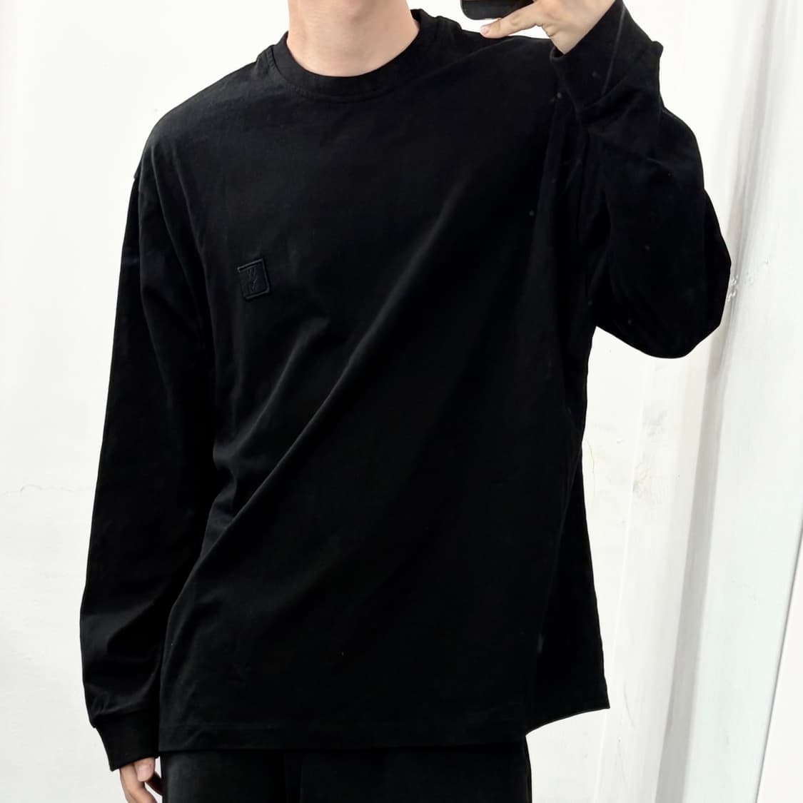우영미 스웨잉 플라워 롱슬리브 상품이미지2