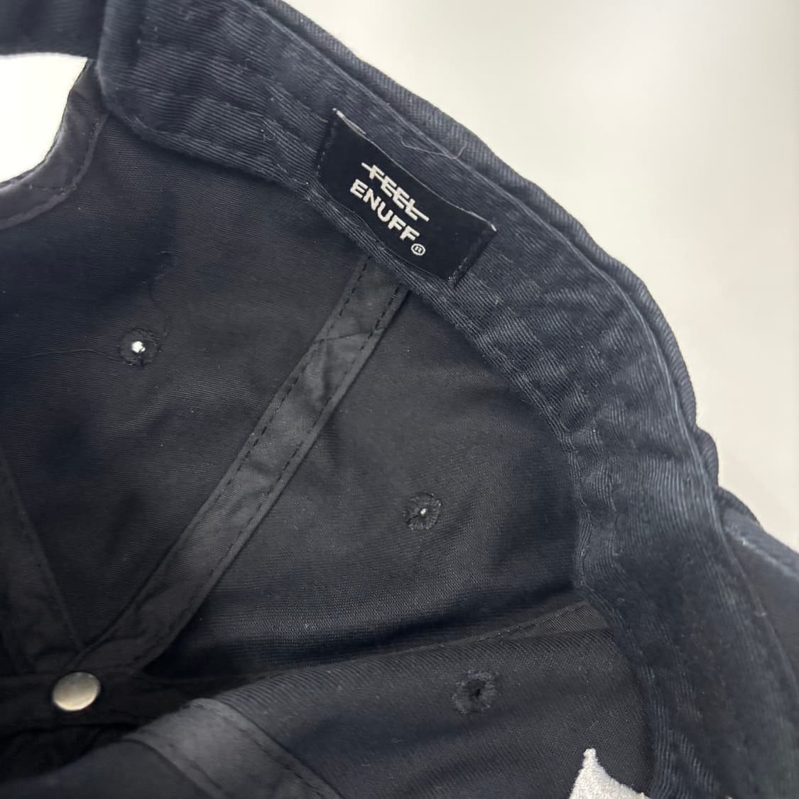 필이너프(FEEL ENUFF) 블랙 로고 자수 볼캡 상품이미지4