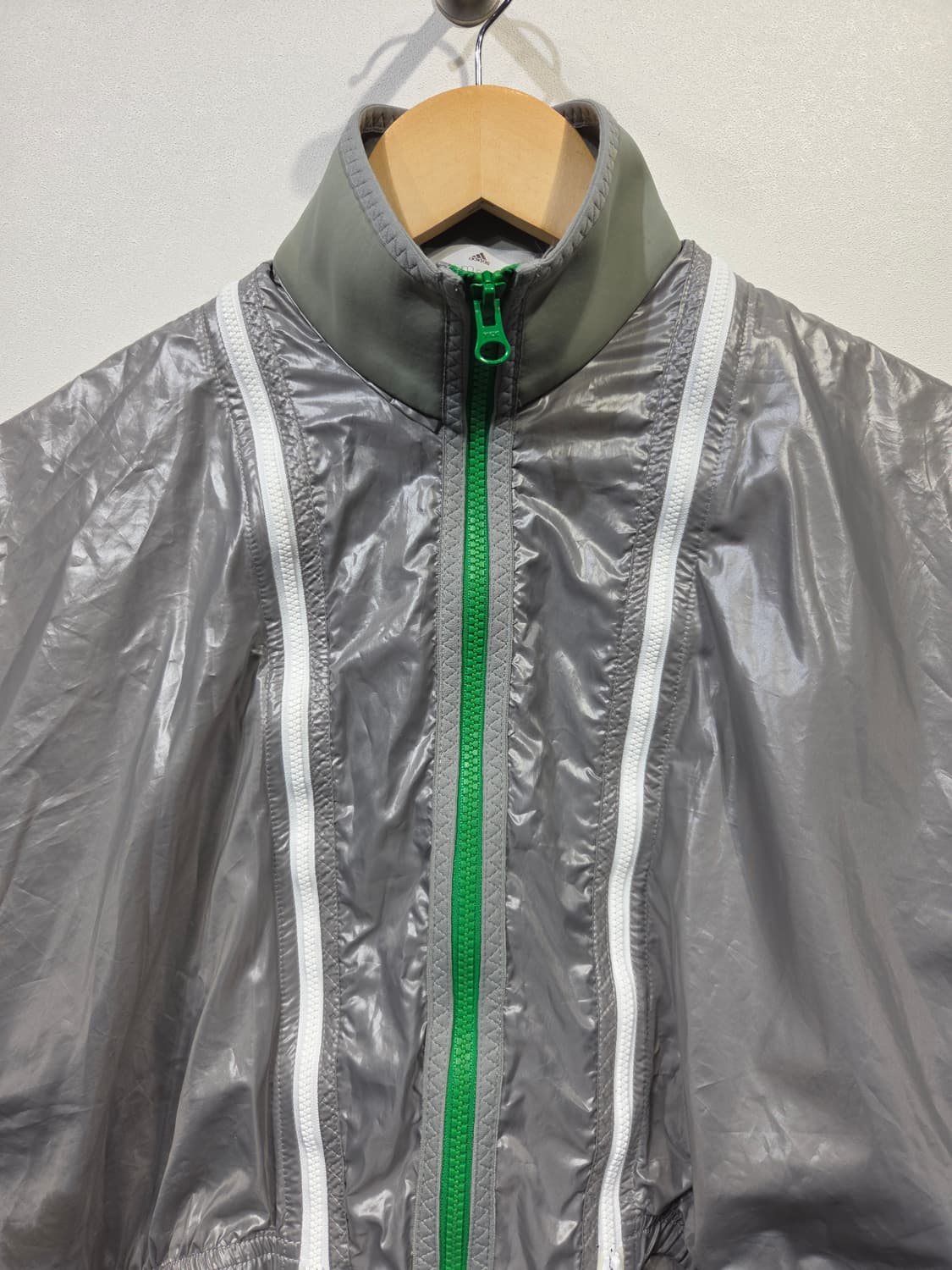 아디다스 바이 스텔라맥카트니 런 나일론 메탈릭 자켓 상품이미지3