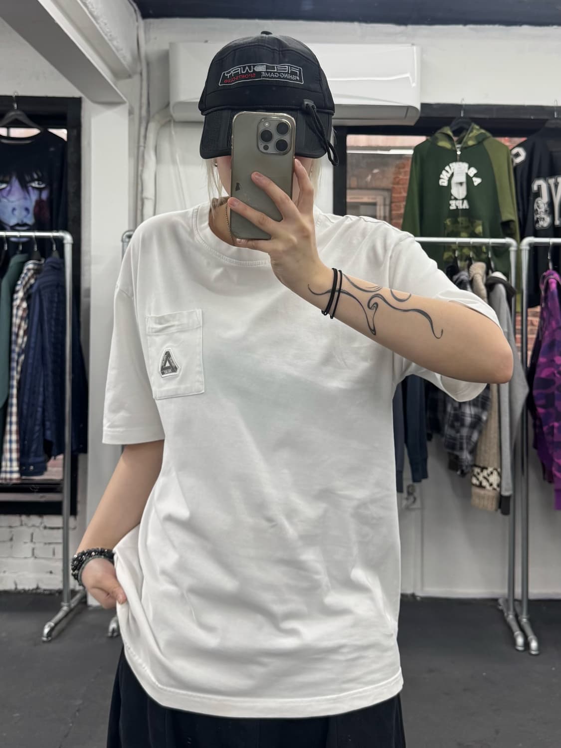 팔라스 포켓 로고 티셔츠 상품이미지2
