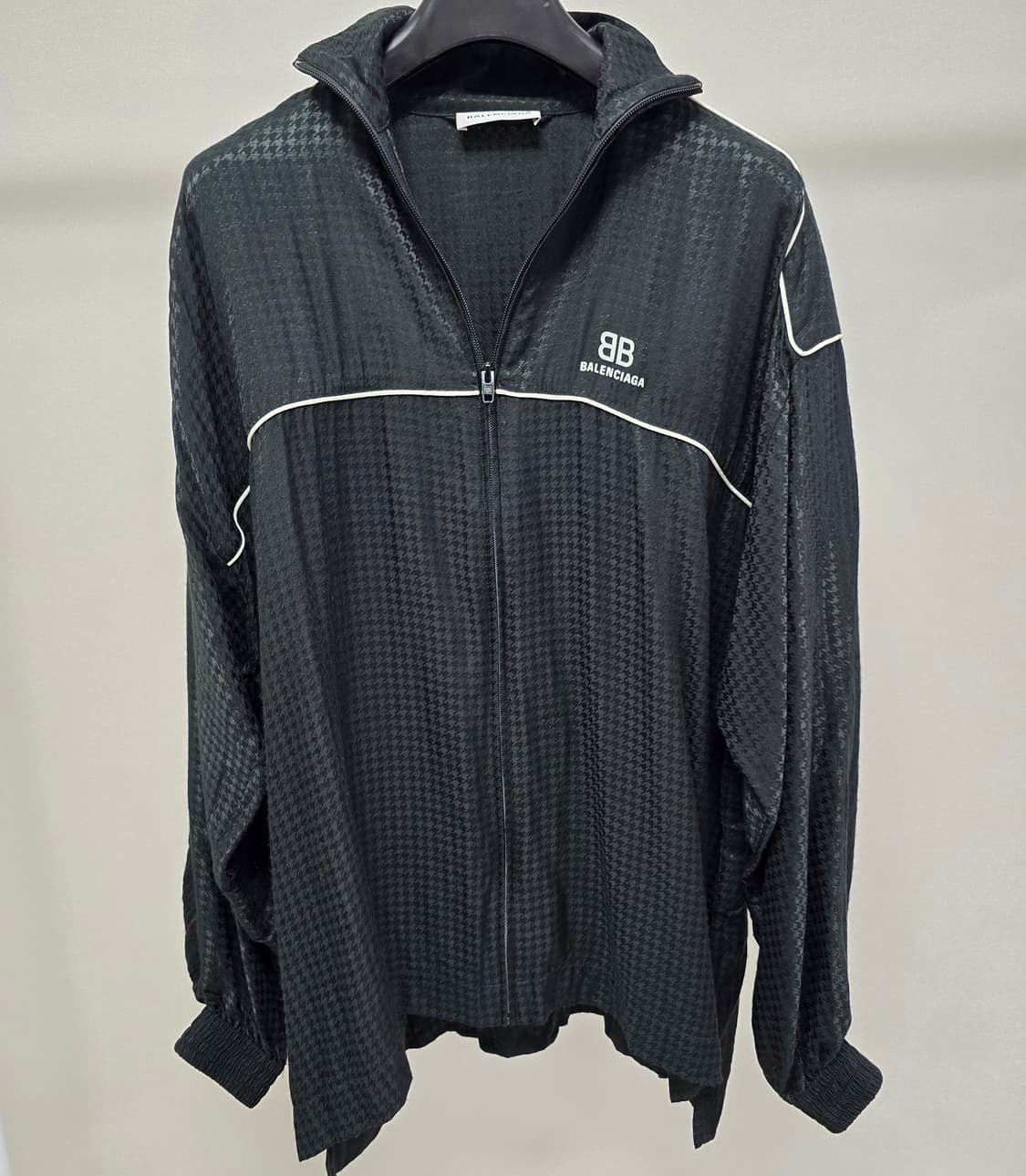 발렌시아가 하운드투스 트랙 자켓 xs사이즈 판매 상품이미지1