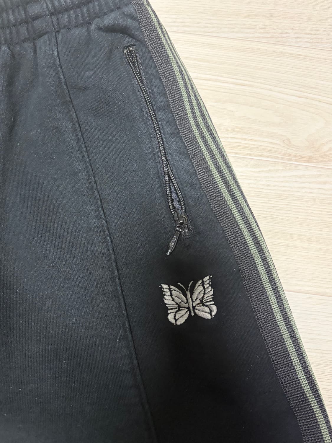 니들스 트랙팬츠hd 스웨이드 상품이미지2