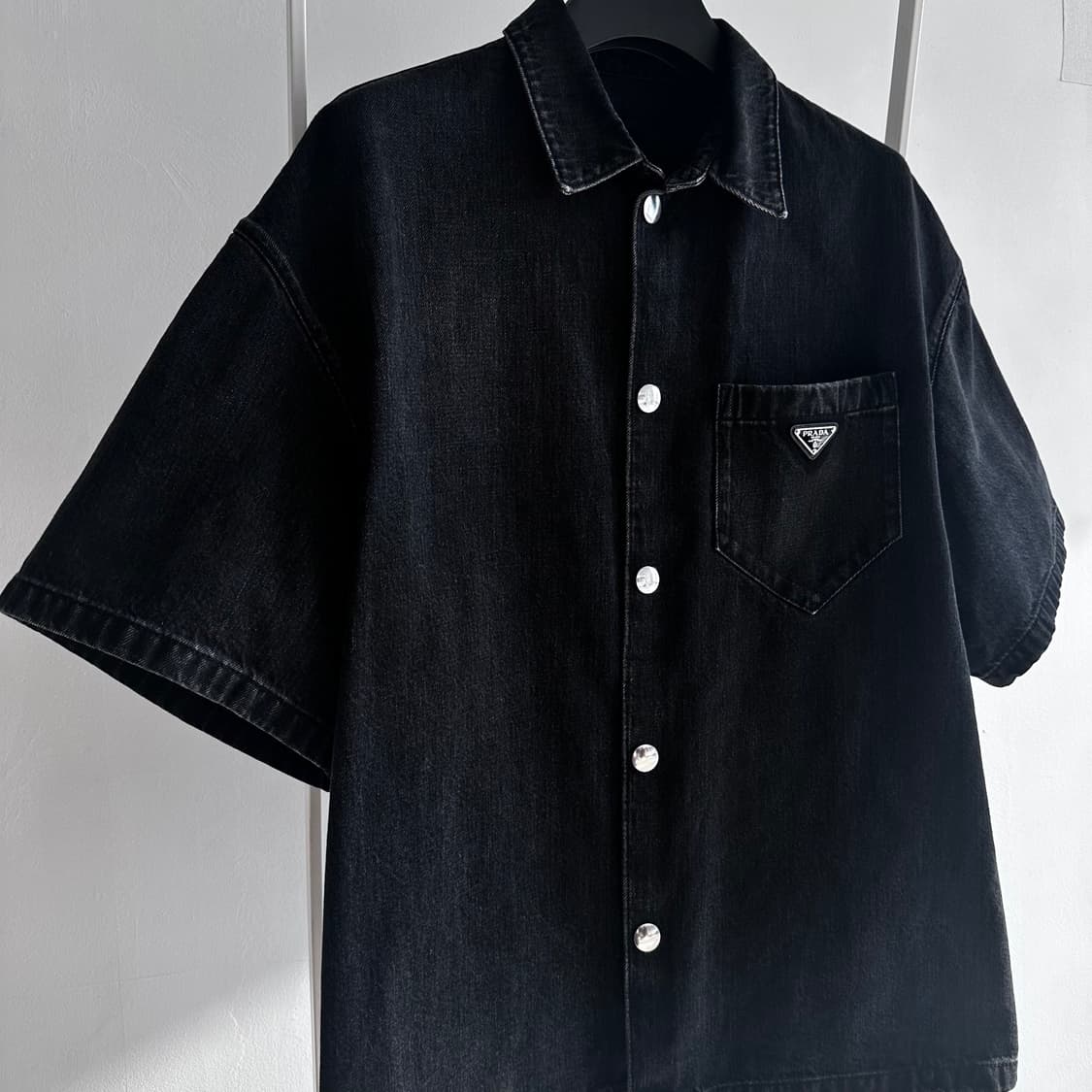 프라다 블랙 데님 반팔 셔츠 자켓 / 2XL 상품이미지2