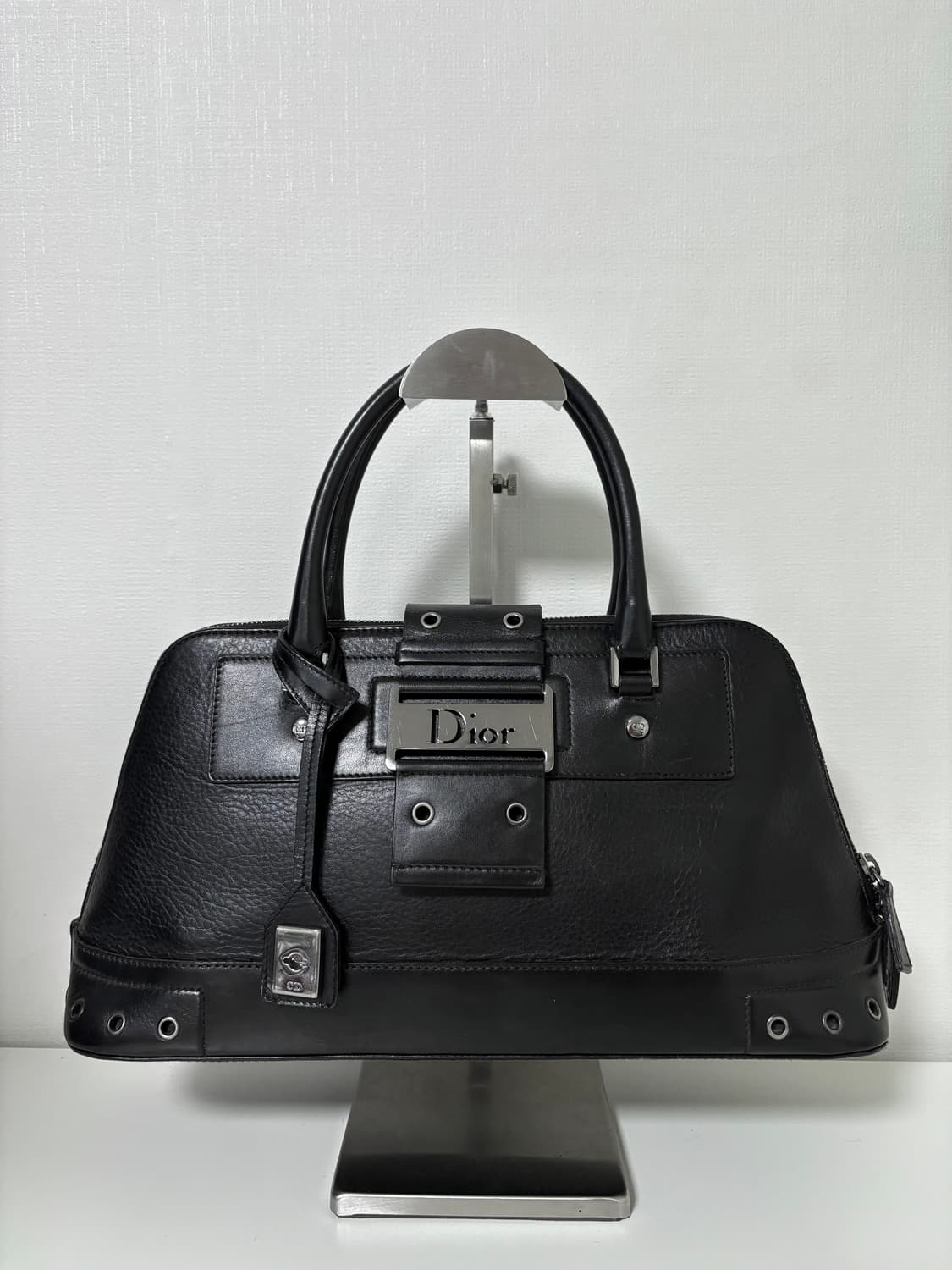 디올 스트릿시크 레더 토트백 상품이미지1