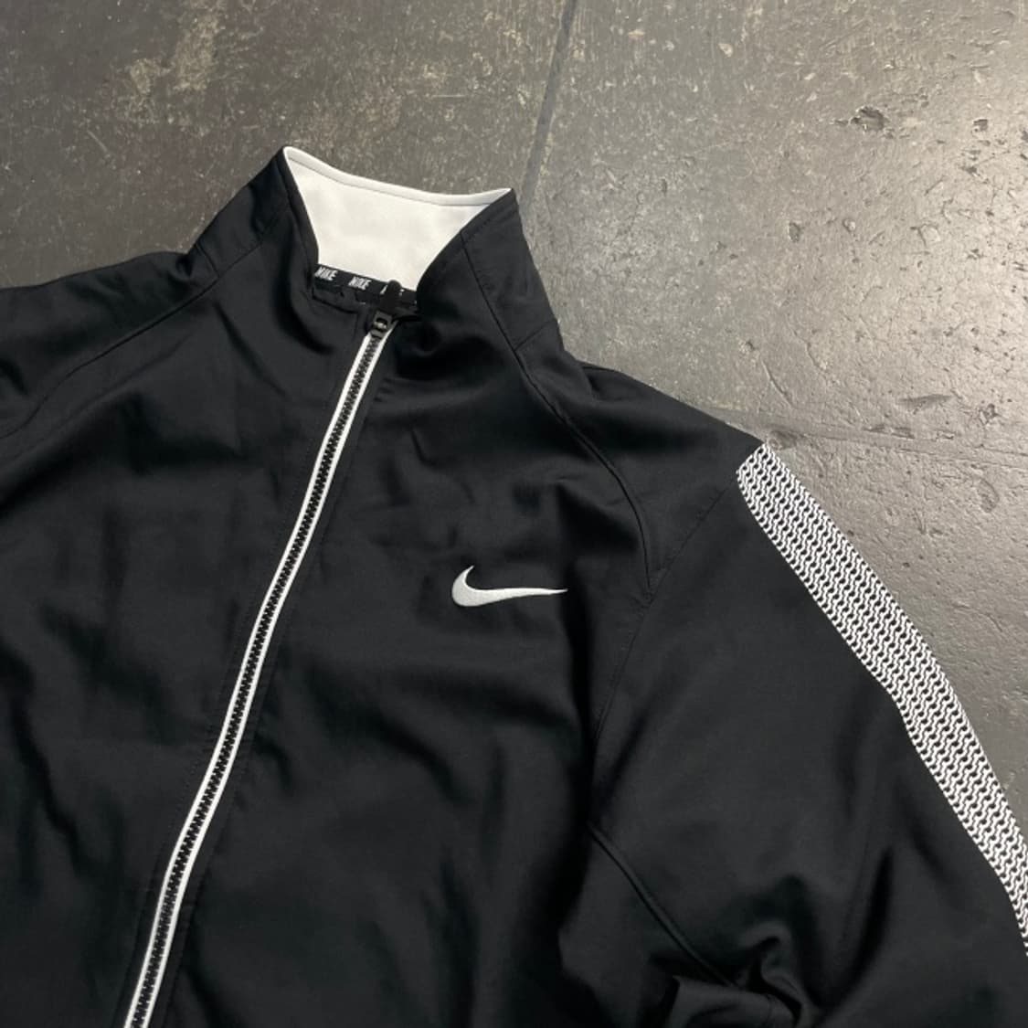 100 나이키 드라이핏 바람막이  상품이미지2