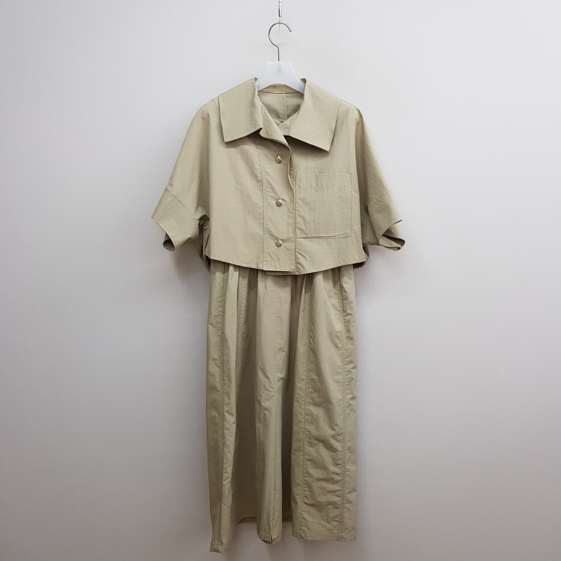 한섬 SJSJ 2023 드로우 스트링셔츠 점퍼 슬리브리스 원피스 세트 상품이미지1