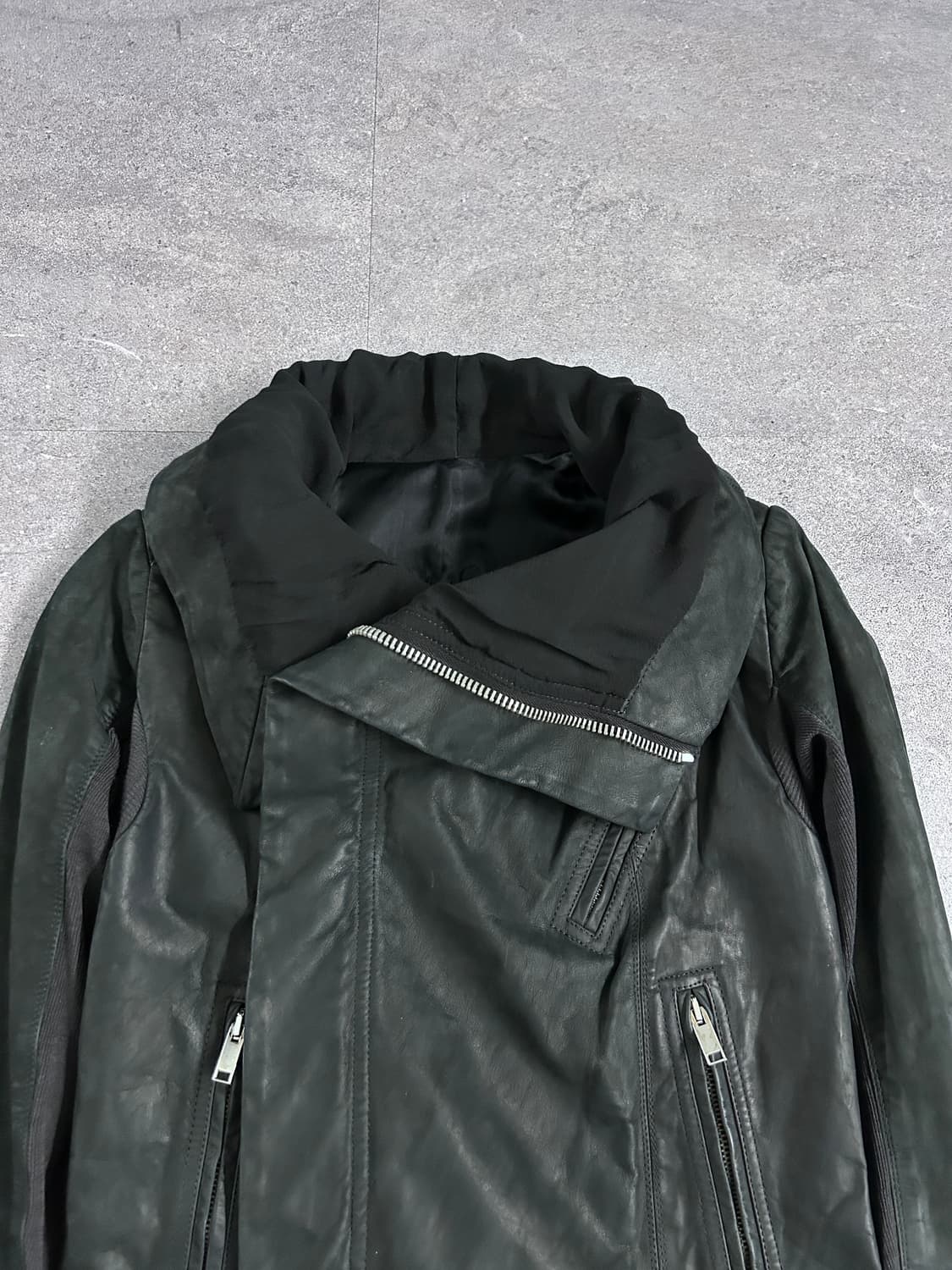 릭오웬스 카프스킨 드레이프 하이넥 자켓 상품이미지2