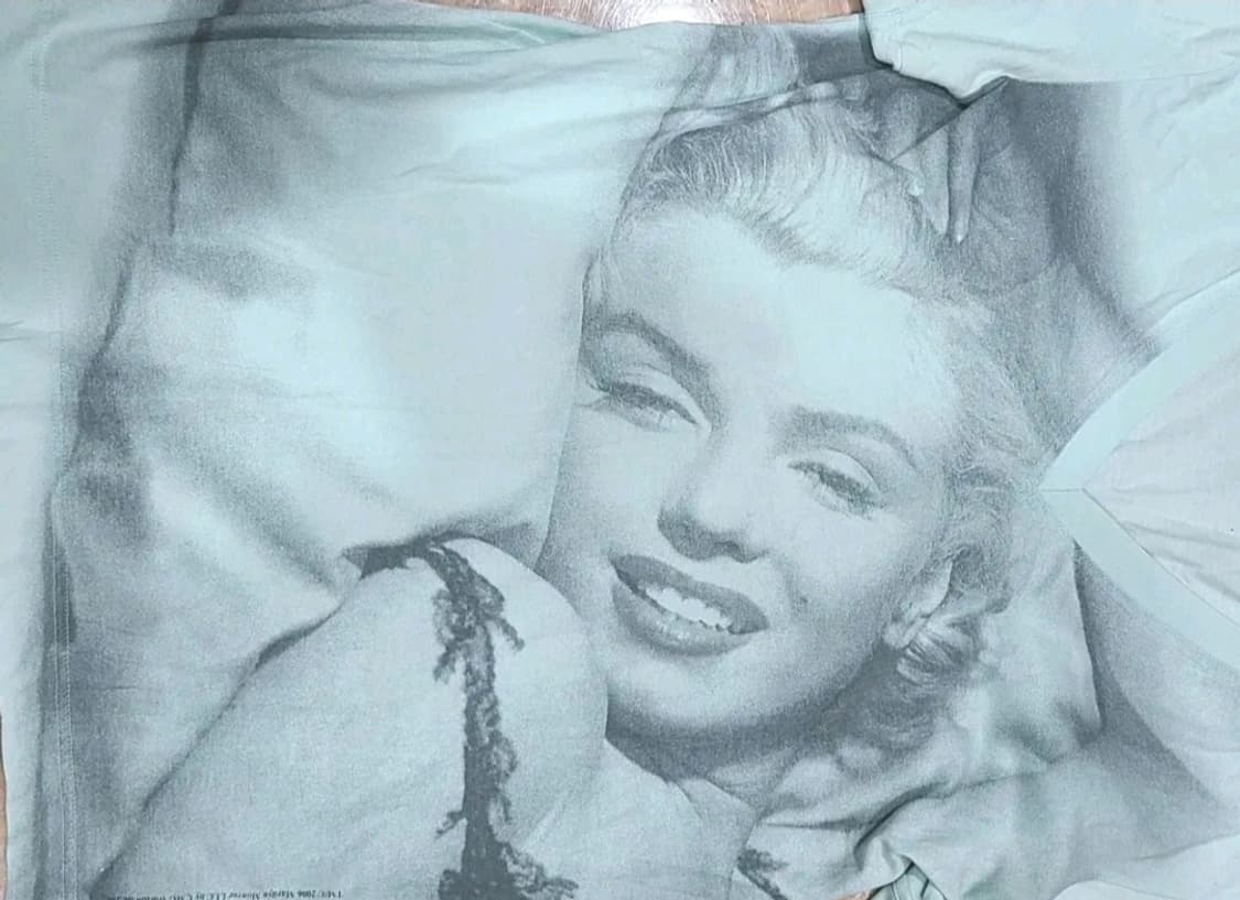 돌체앤가바나 마를린먼로 브이넥티셔츠 상품이미지1