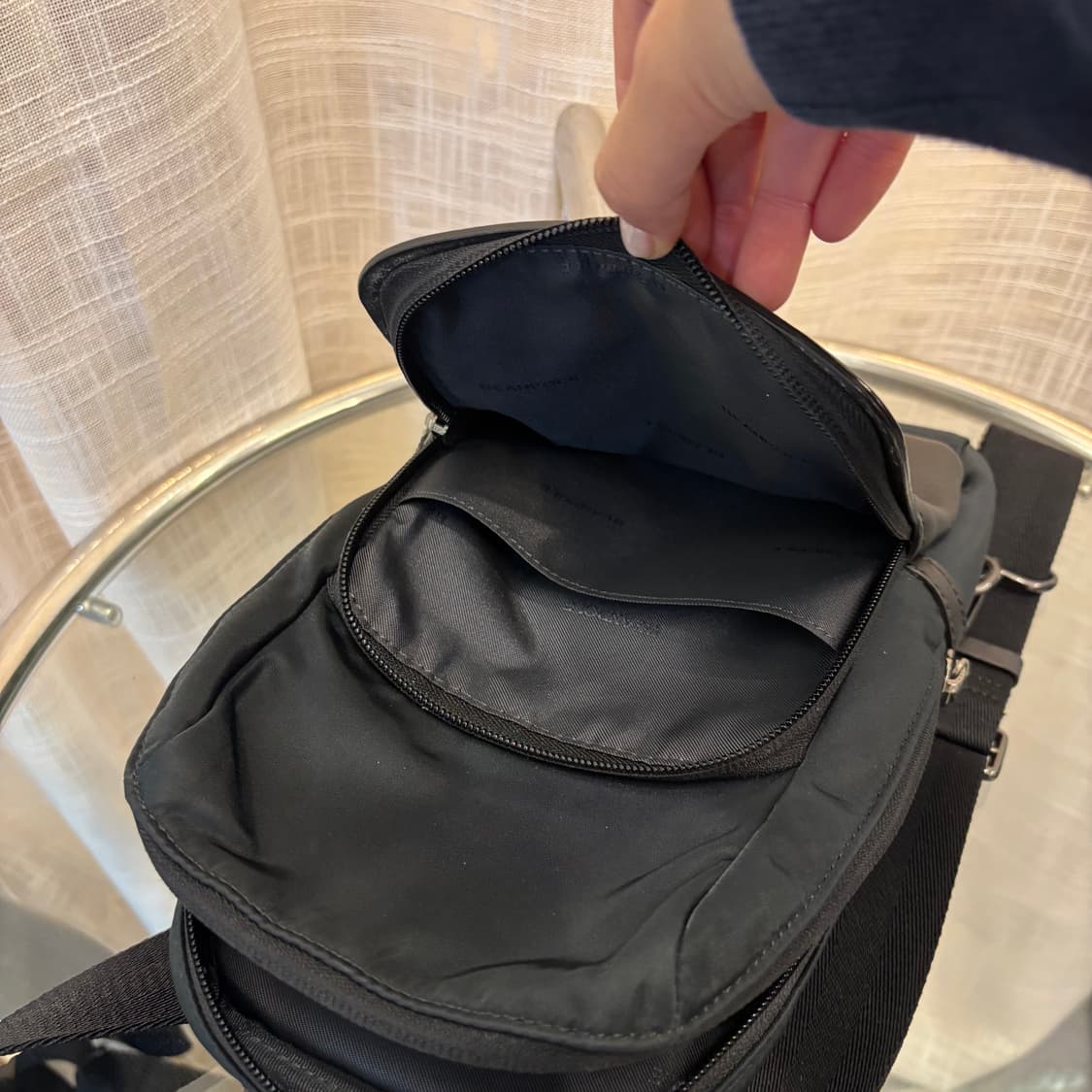 정품 빈폴 나일론 슬링 크로스백     상품이미지8