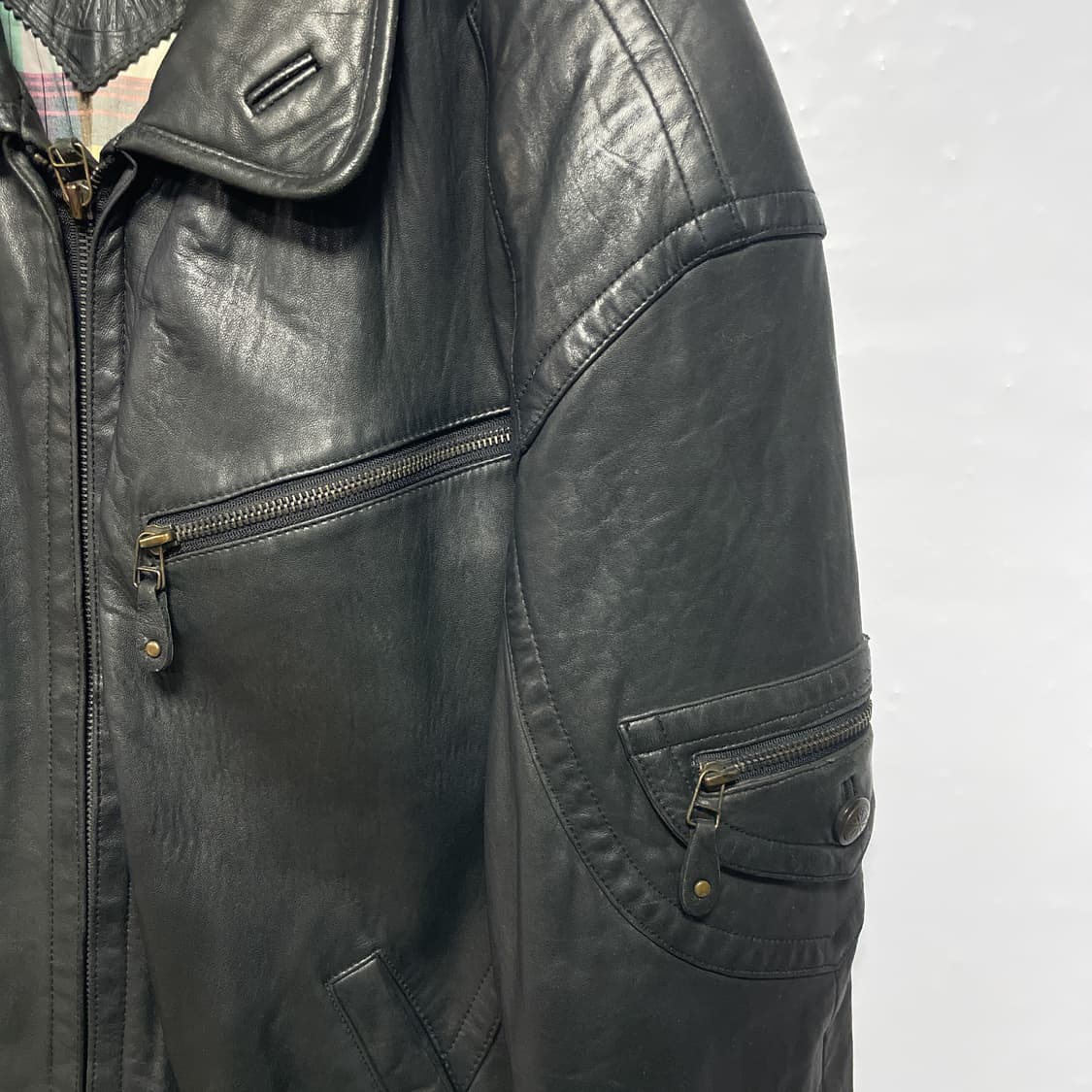 베라펠레 이탈리아 빈티지 가죽 봄버 자켓 블랙 50사이즈 상품이미지9