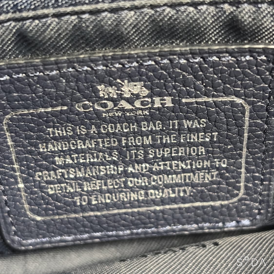 코치 플라워 장식 크로스백 네이비 상품이미지8