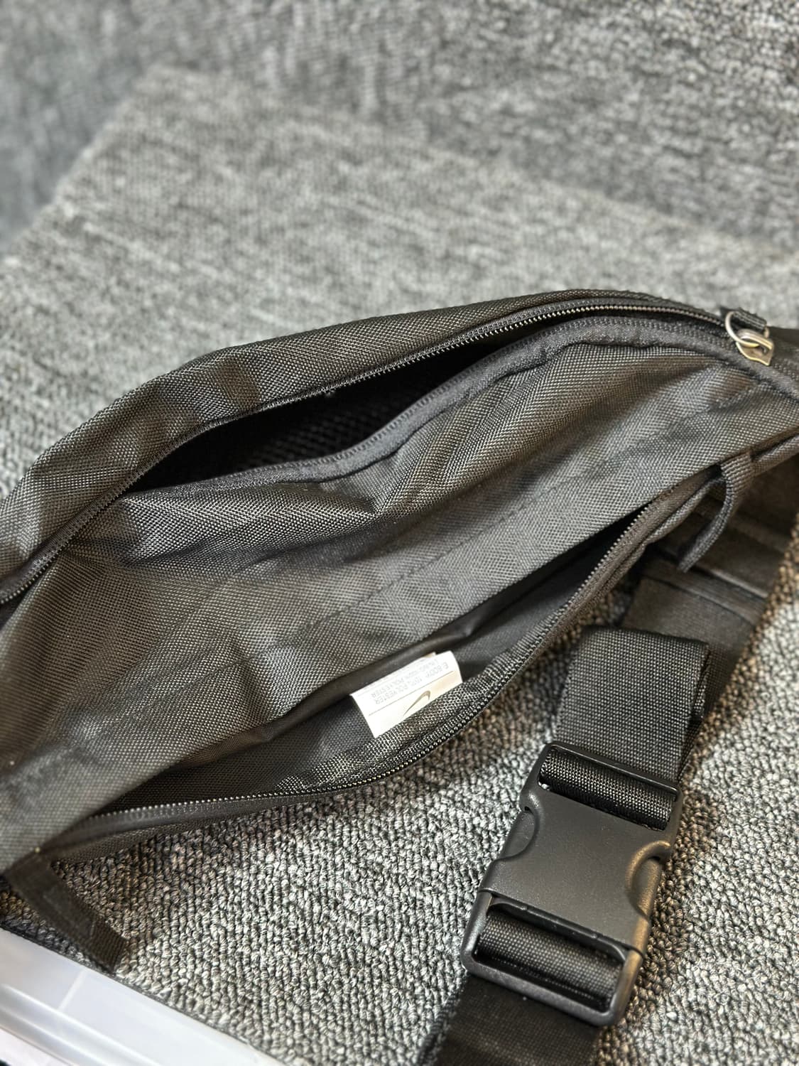 나이키 블랙 힙색 상품이미지5