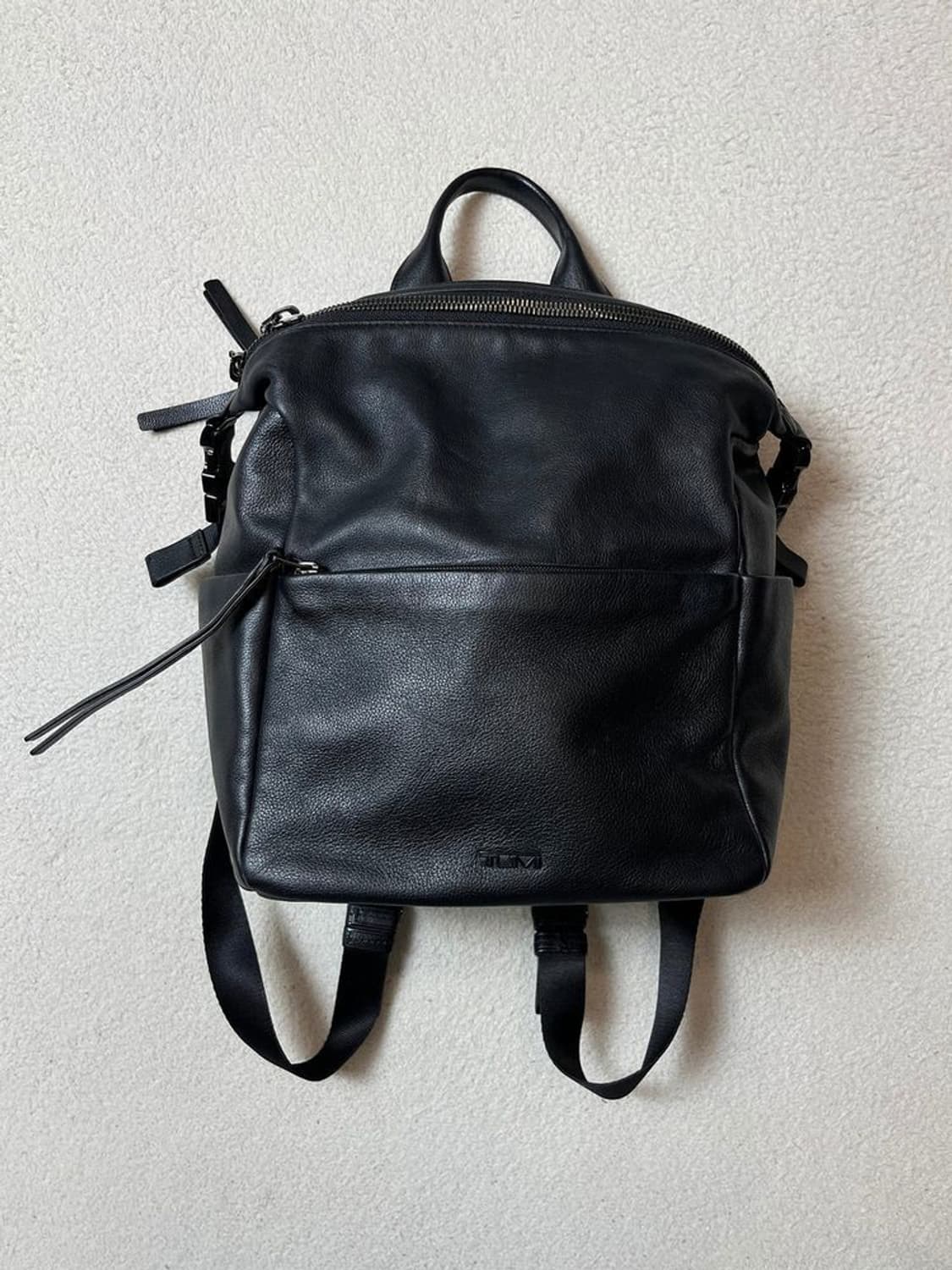 투미 Mezzanine Pat 미니 가죽 백팩 Q1236 상품이미지1