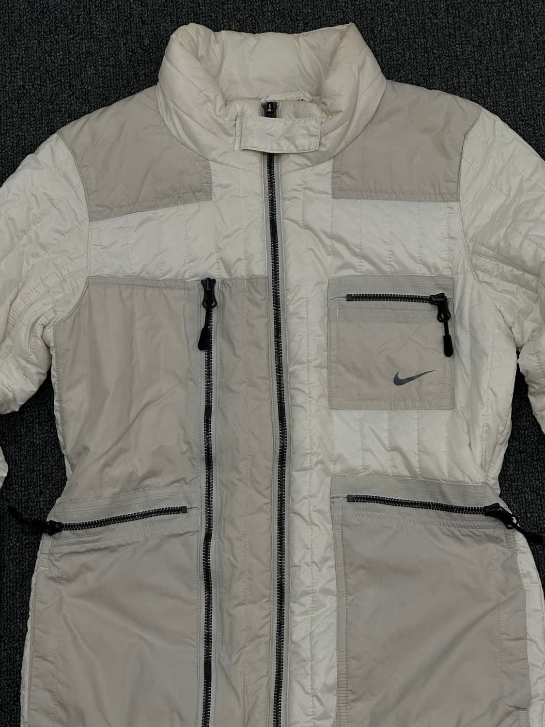 S)나이키 여성 퀼팅 포켓 디테일 아이보리 경량패딩 상품이미지4