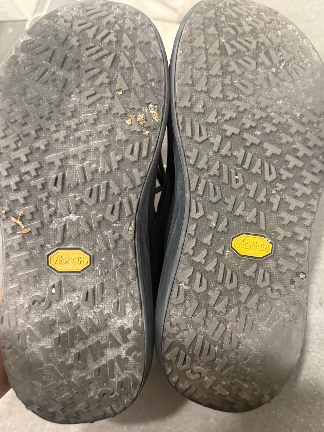 호카 꼼데가르송 상품이미지4