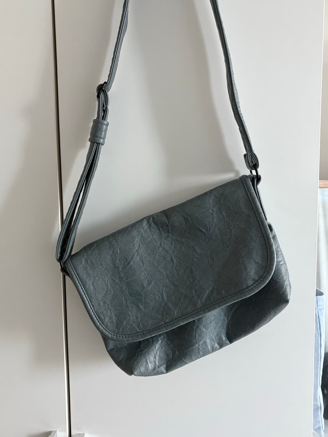 밋맷밋 크로스백 블루 상품이미지2