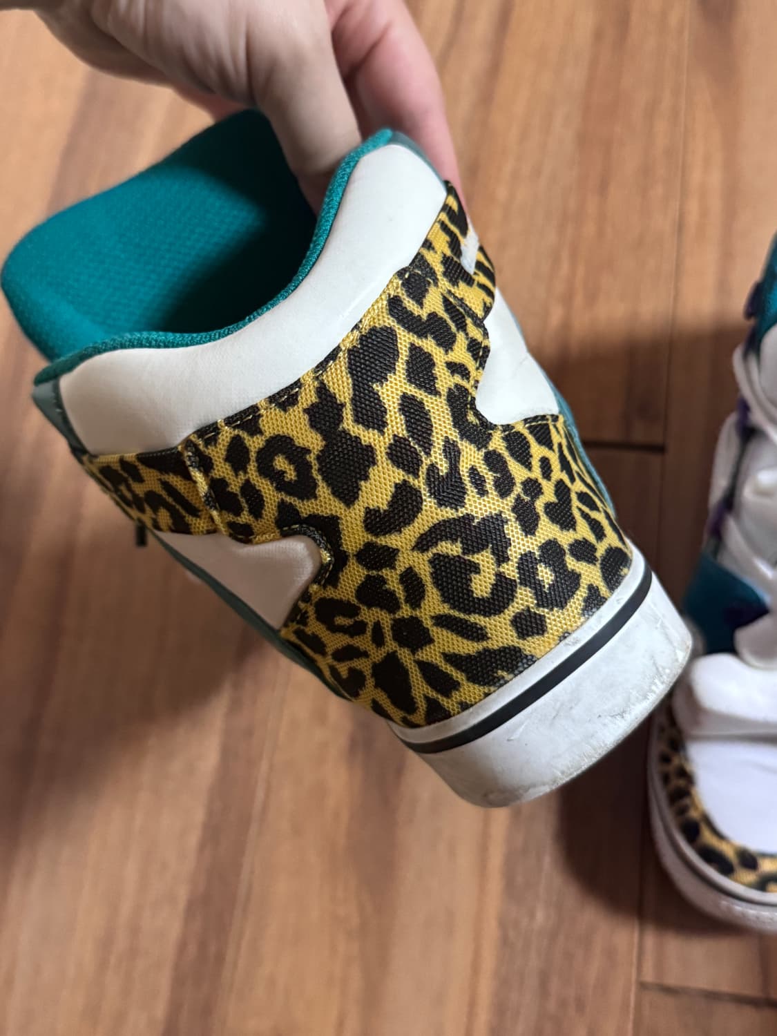 235 아디다스 제레미스캇 본즈 레오파드 상품이미지2