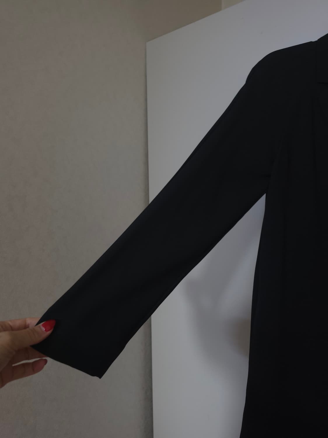 COS 블랙 플리츠 롱자켓 상품이미지5