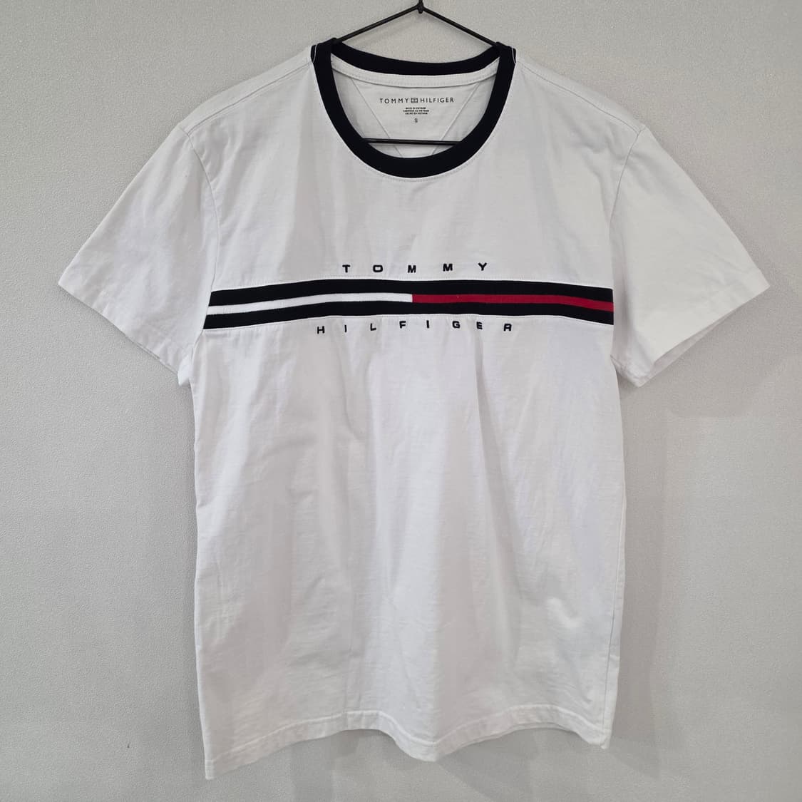 타미힐피거 흰색 로고 포인트 반팔티 S 상품이미지1
