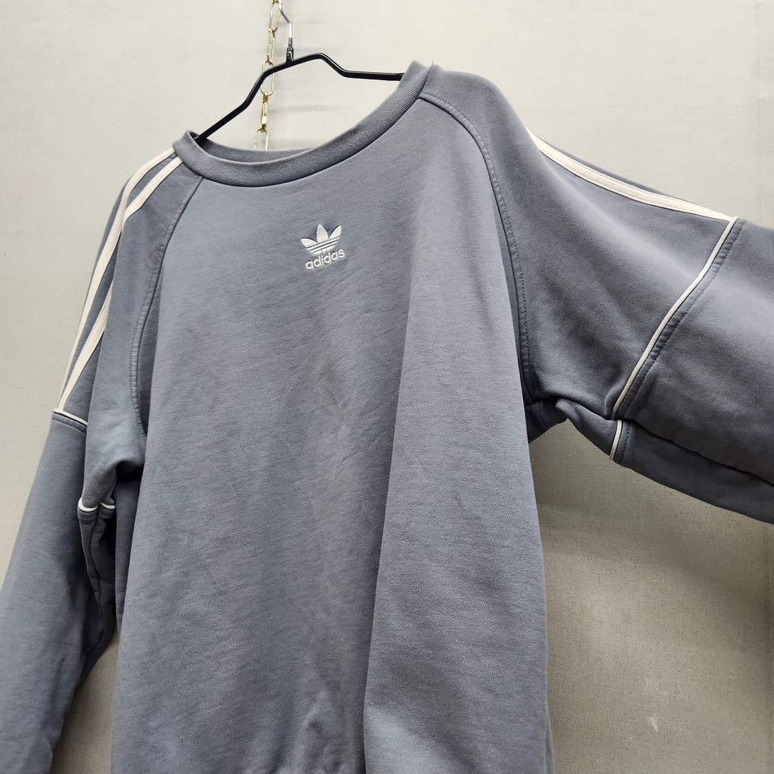 아디다스 삼선 센터 로고 오버핏 맨투맨 L(XL) 상품이미지3