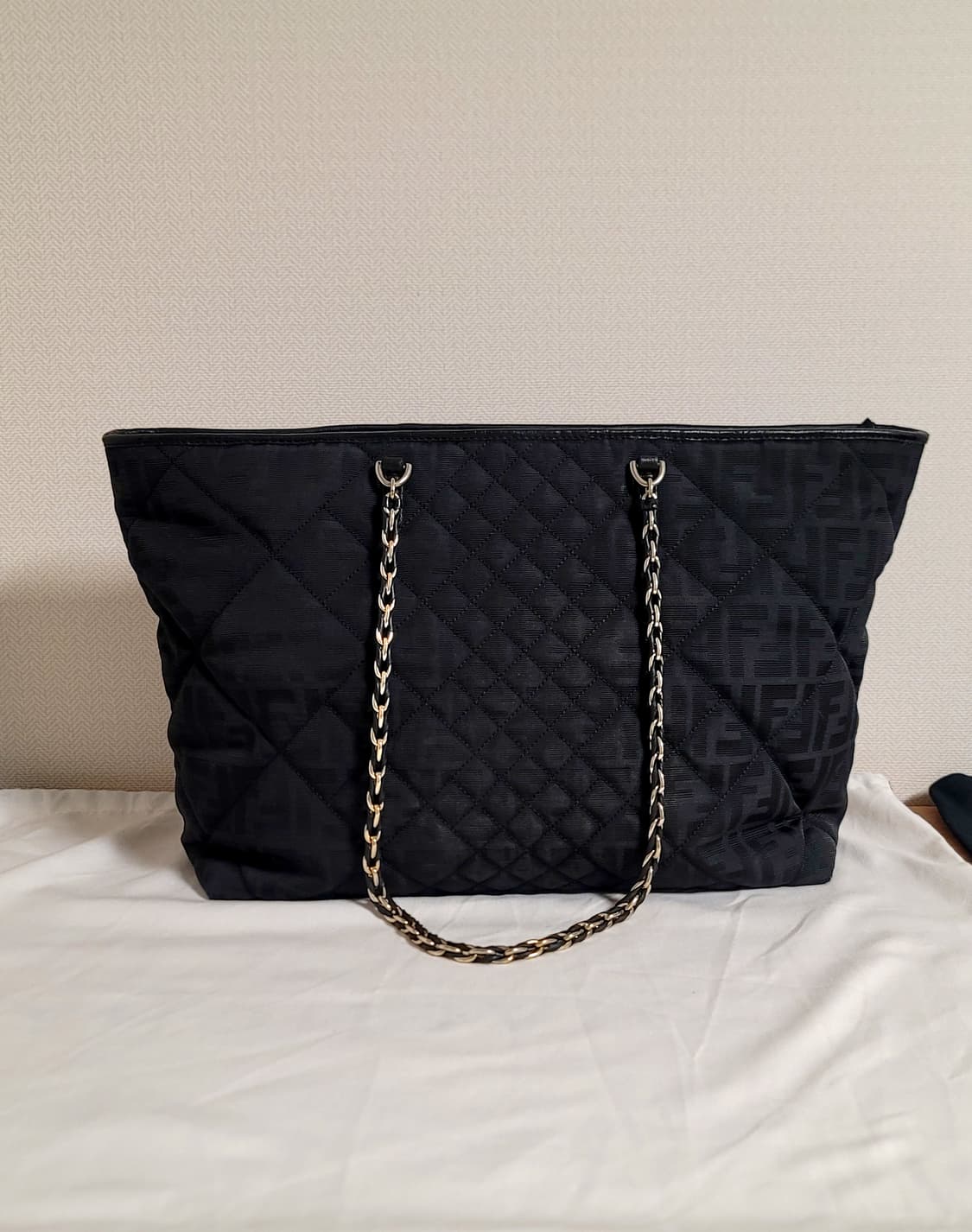 정품 펜디 가방,토트백,(디올샤넬보테가루이비통구찌셀린느생로랑발렌시아가) 상품이미지3