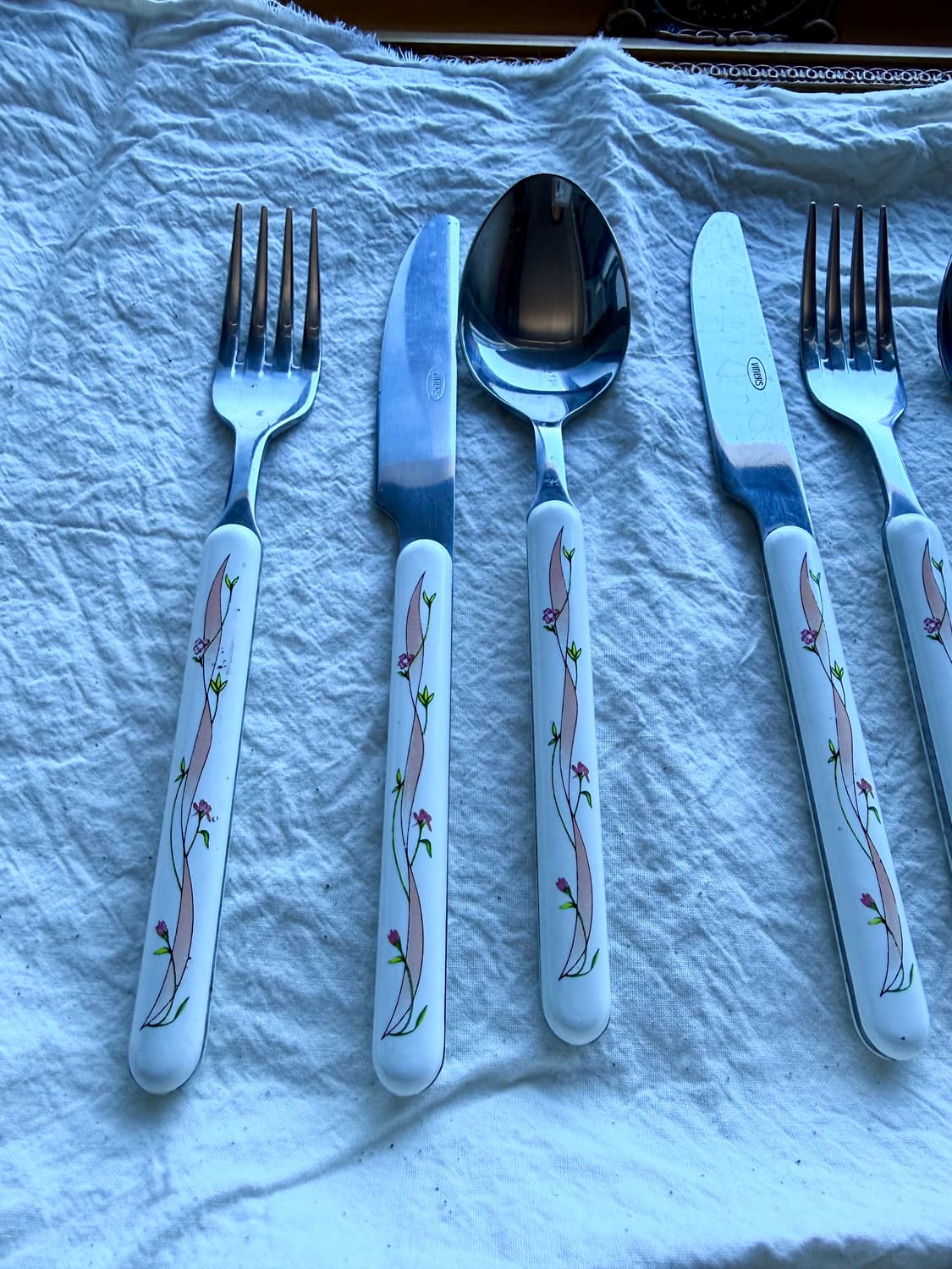 존슨 브라더스 Eternal Beau이터널뷰커트러리 2세트 판매 상품이미지2