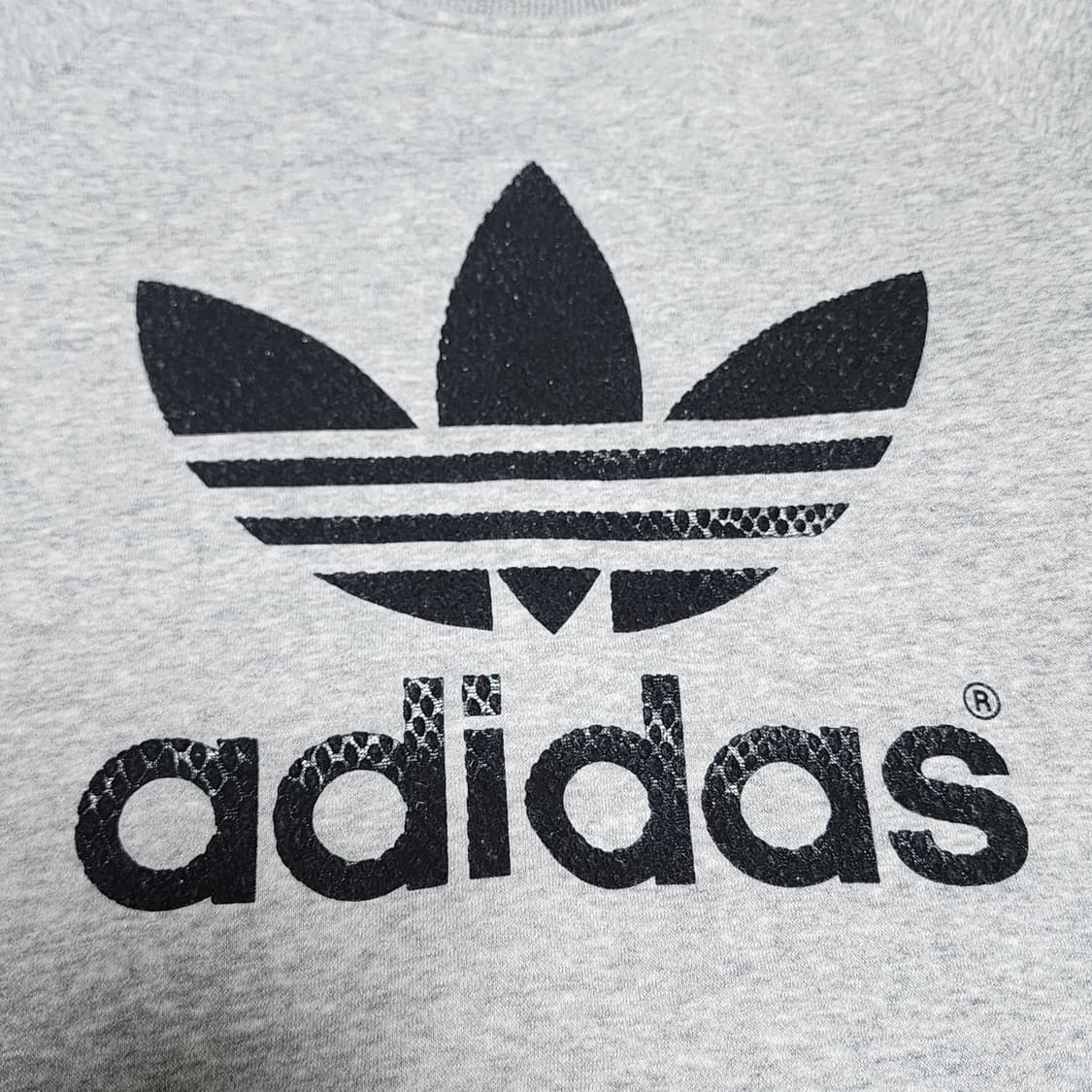 아디다스 여성 스네이크 빅로고 맨투맨
85 상품이미지3