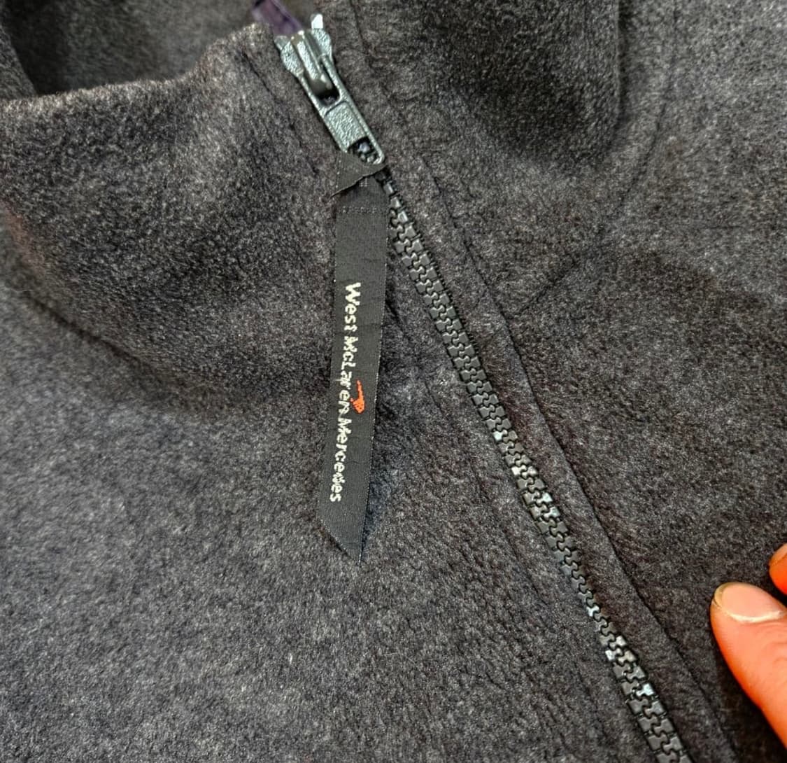 맥라렌 메르세데스 포뮬러 F1 TEAM 빽로고 자수 플리스 자켓 상품이미지6