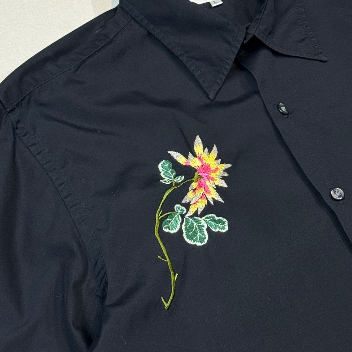 L) 폴스미스 플라워 자수 블랙 셔츠 상품이미지3