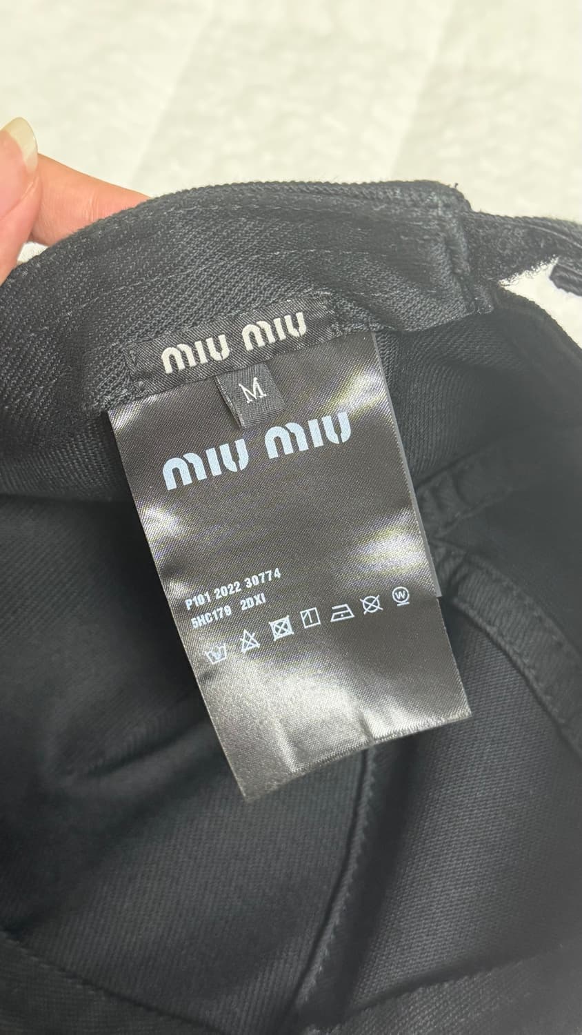 미우미우 베이스 볼캡 블랙 상품이미지2