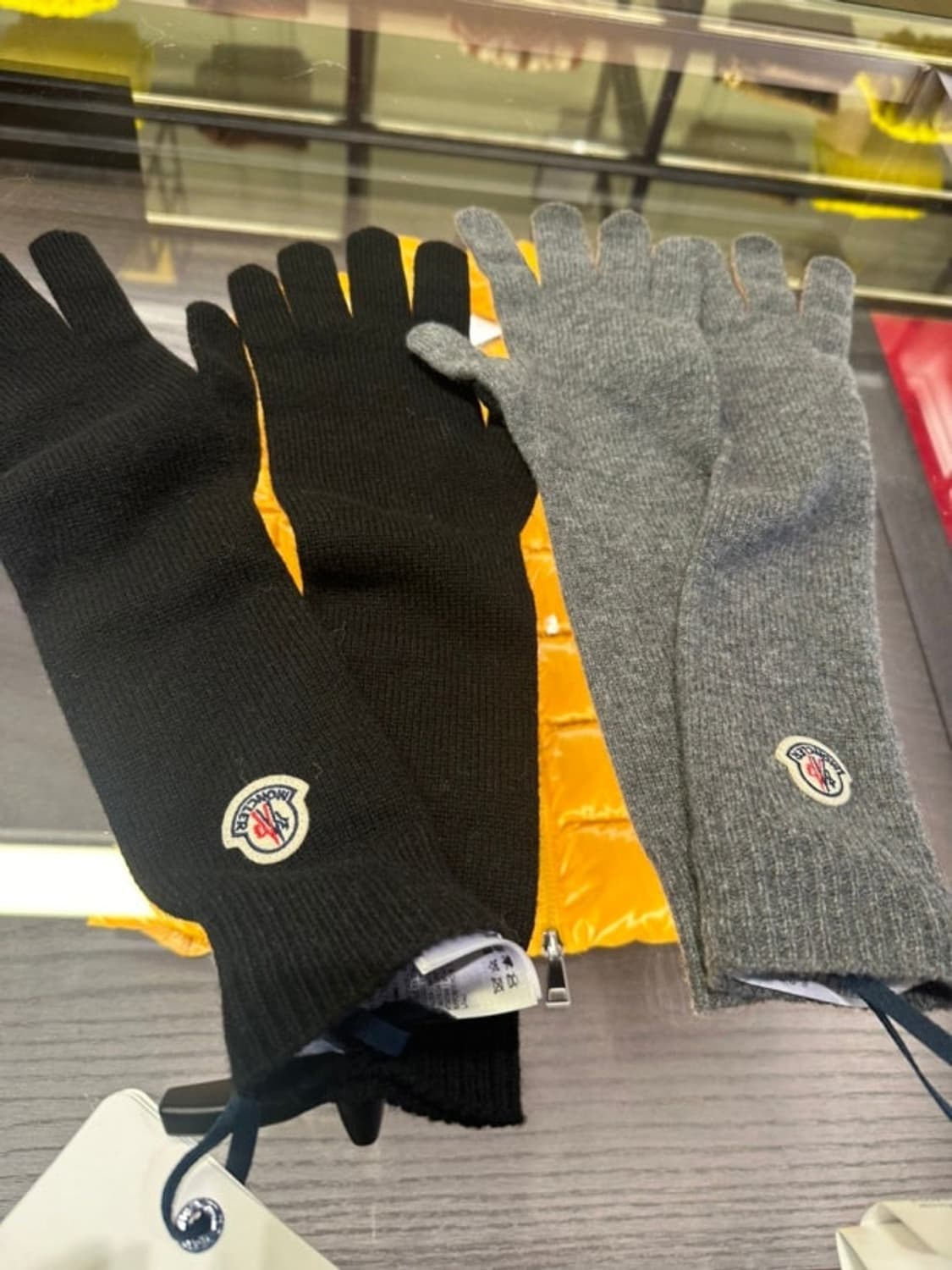 몽클레어 여성 울 장갑 상품이미지3