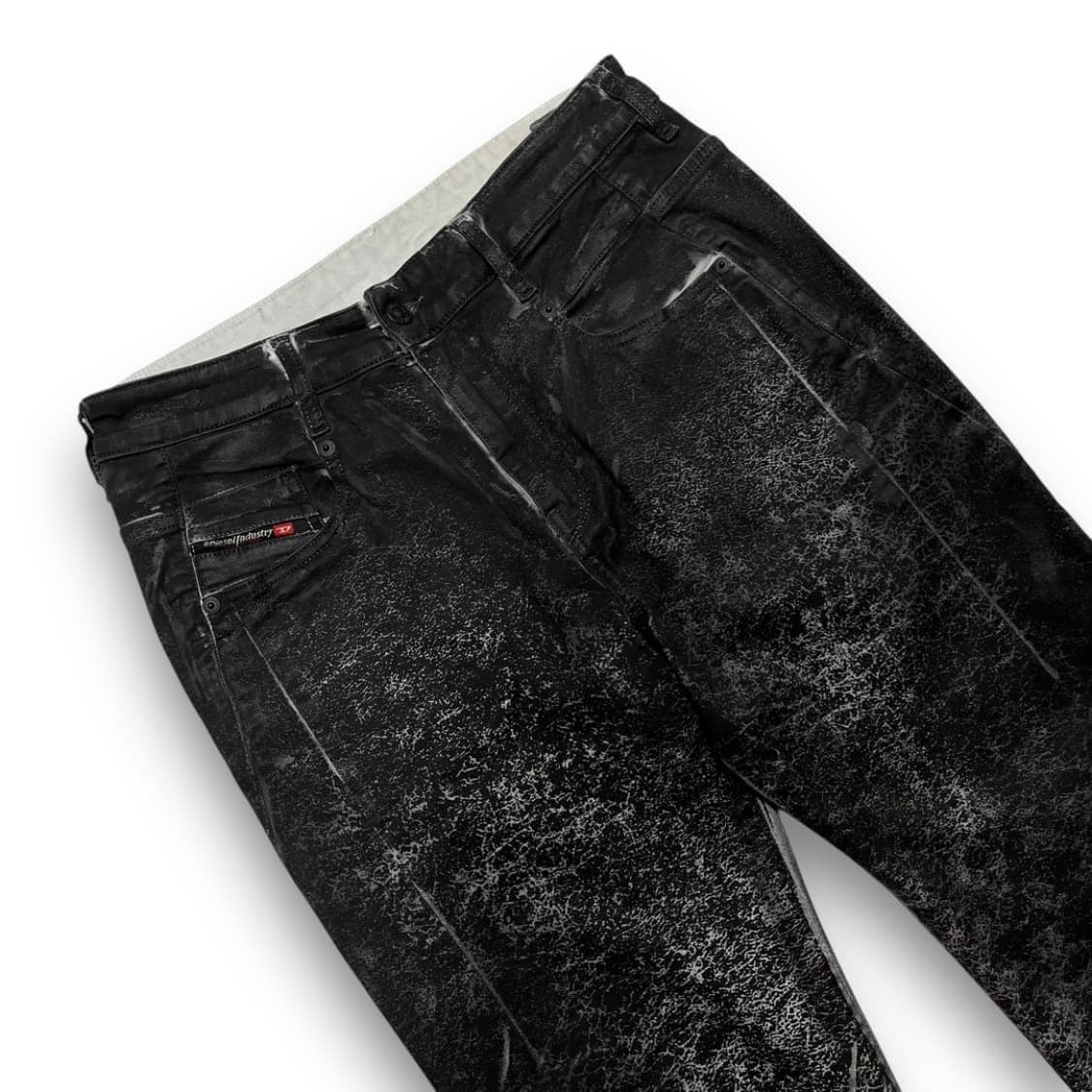 디젤 테이퍼드 핏 크랙 다크 락시크 데님 팬츠 상품이미지3