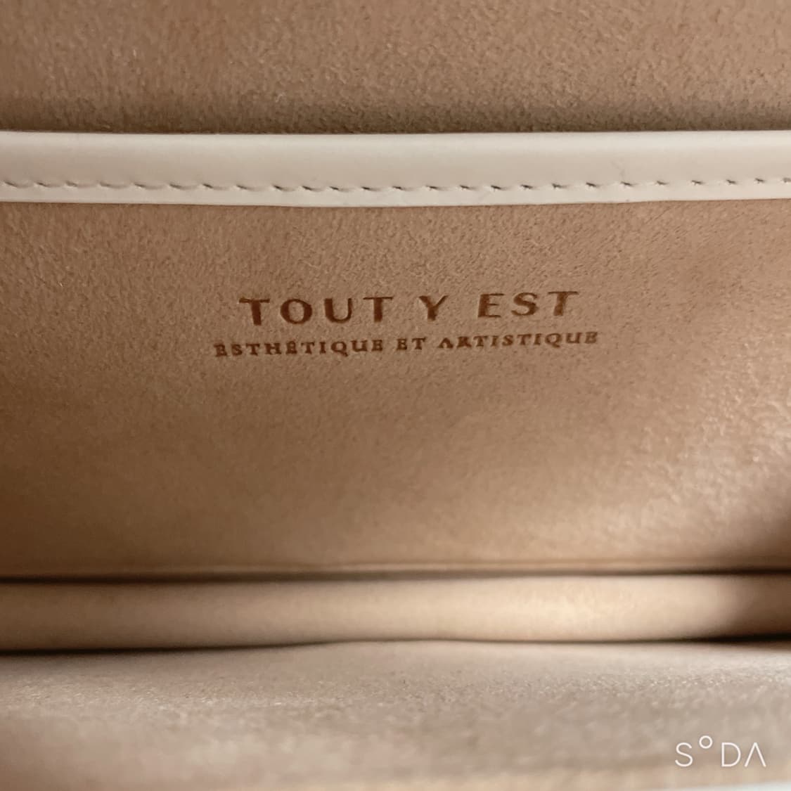 투티에 화이트 레더 숄더백 상품이미지10